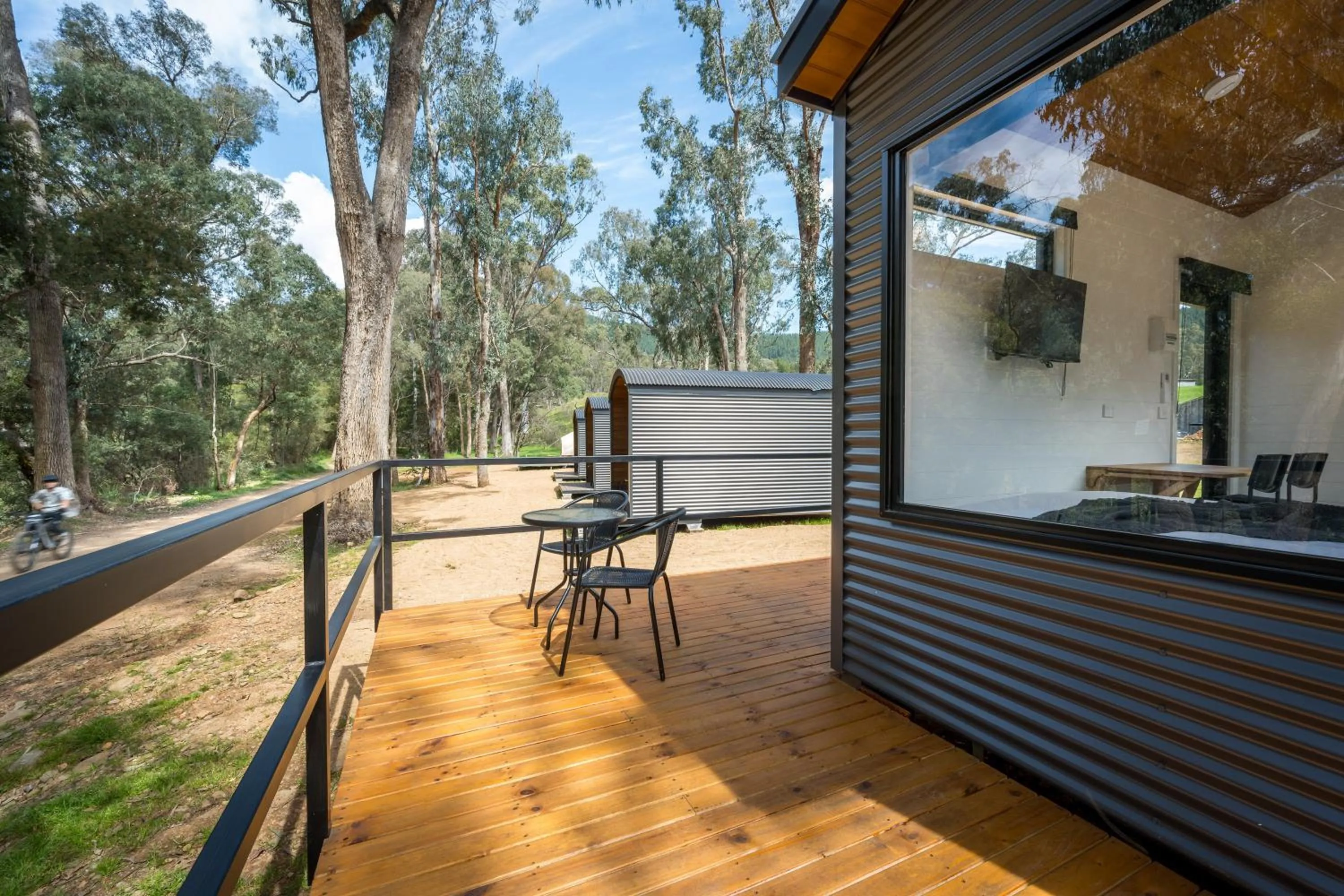 Patio in Bright Cabin Park