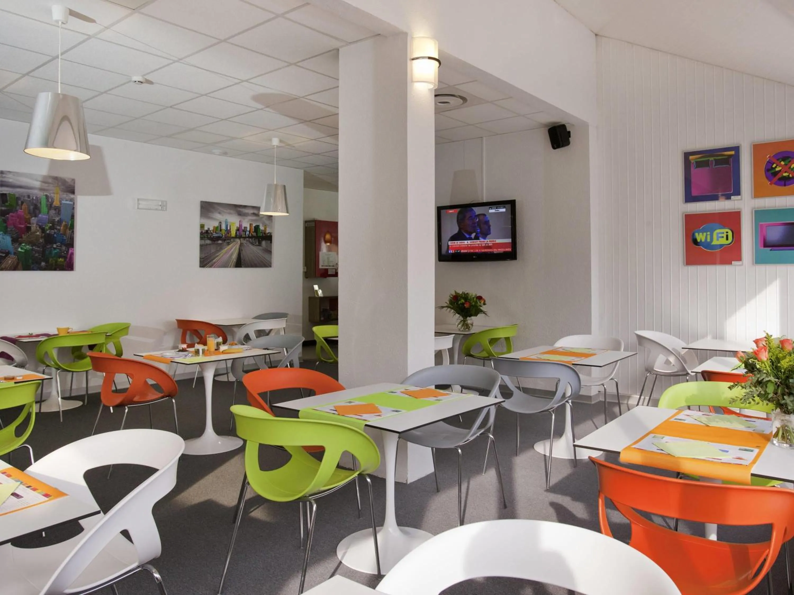 Lounge or bar in ibis Styles Grenoble Centre Gare