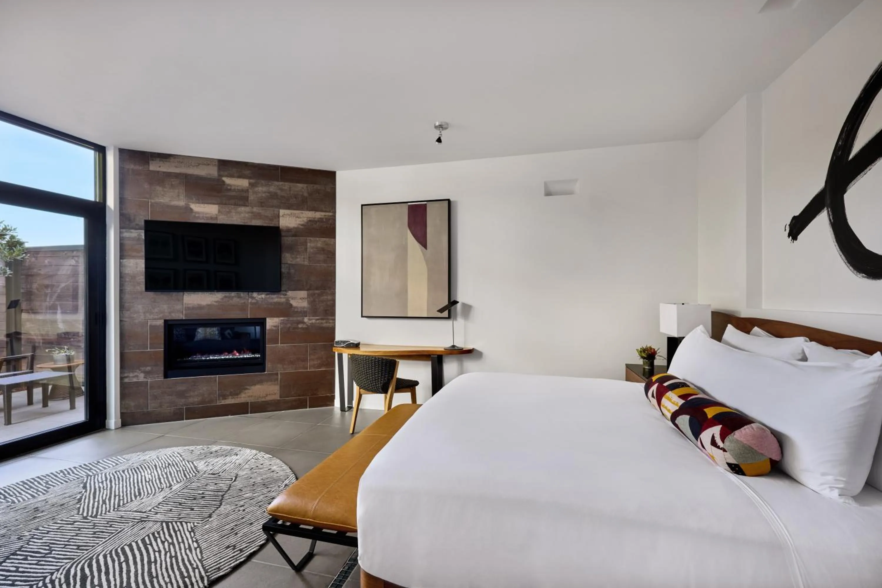 Patio, Bed in Bardessono Hotel and Spa