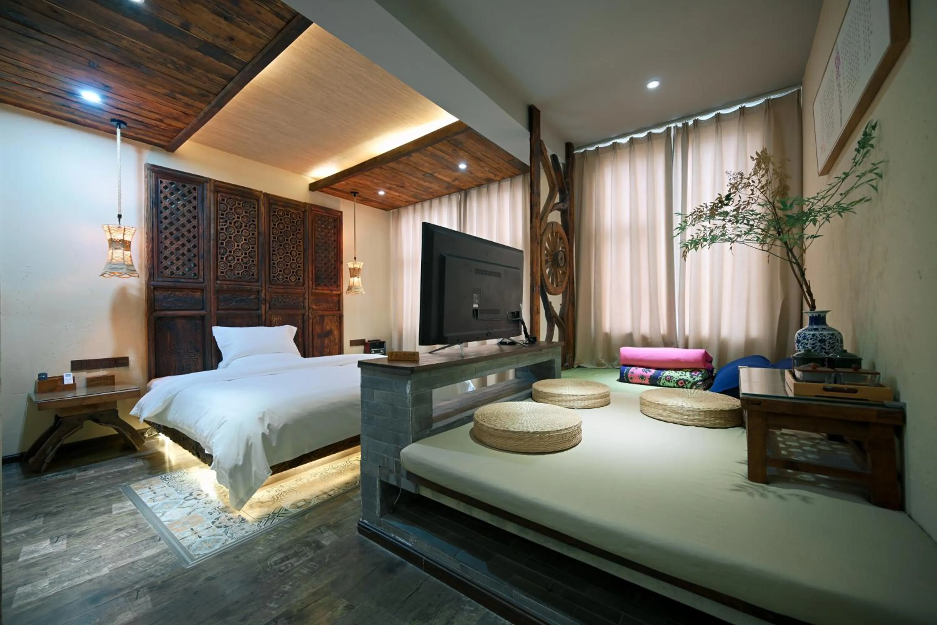 Bed in Old Story Inn Lijiang Old Town