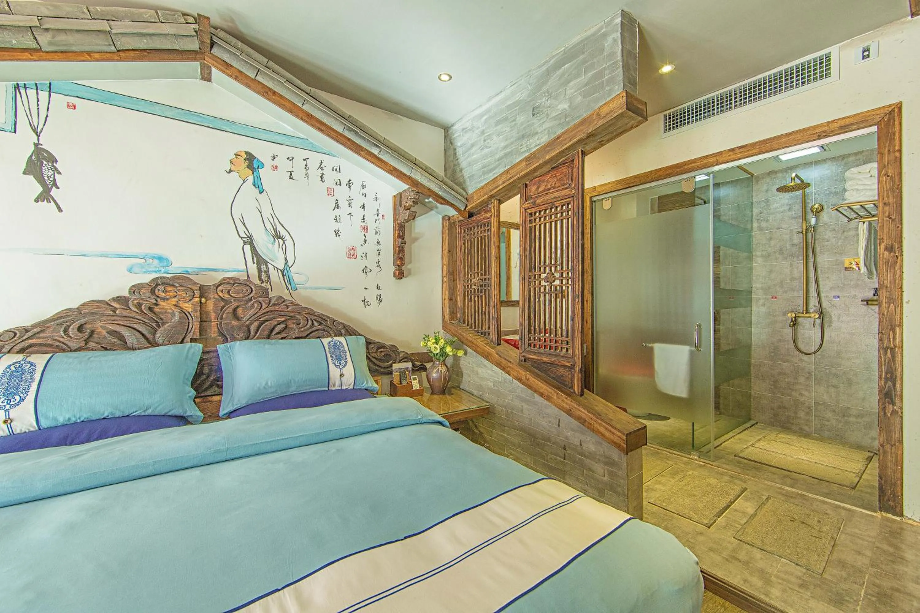 Photo of the whole room, Bed in Old Story Inn Lijiang Old Town