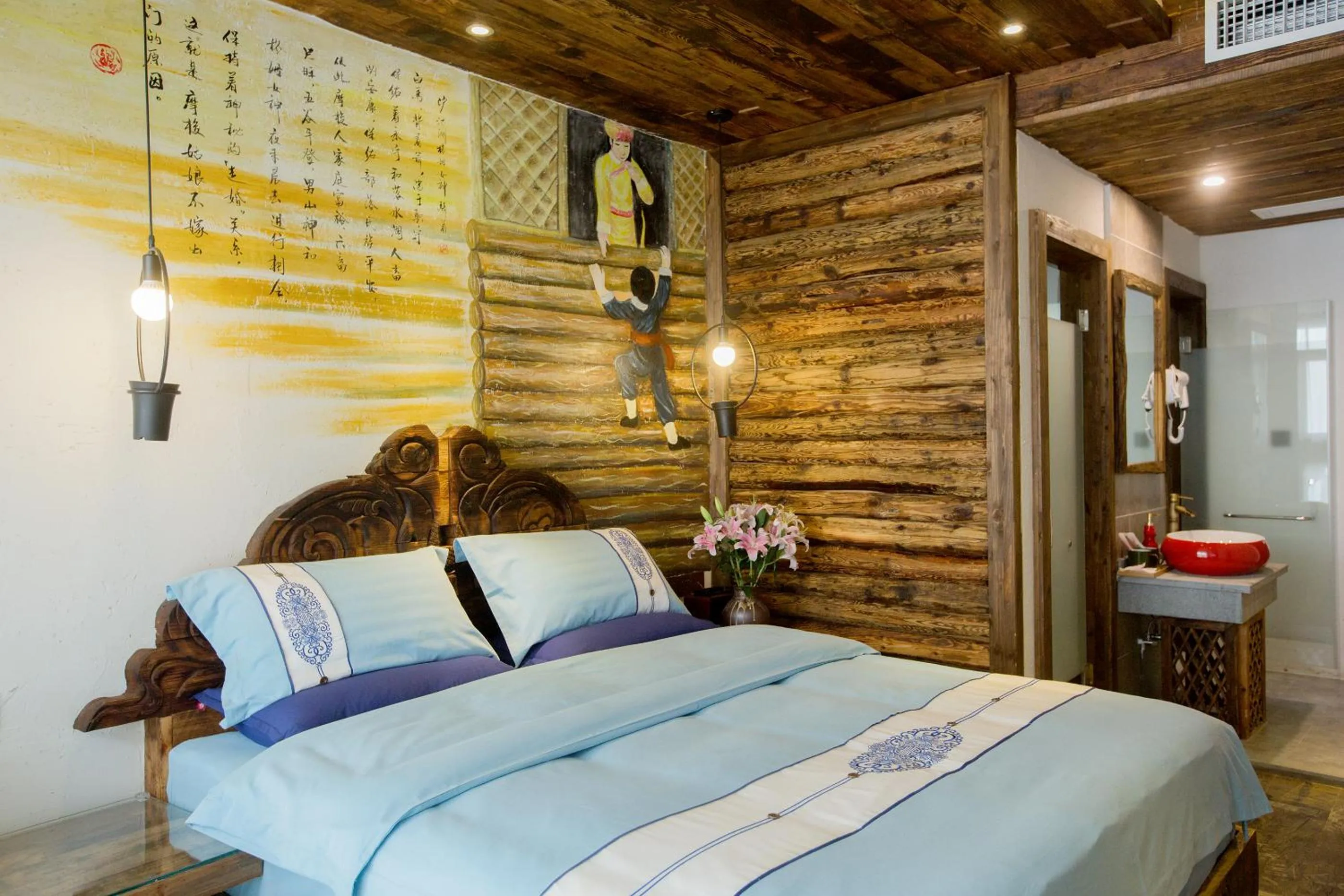 Photo of the whole room, Bed in Old Story Inn Lijiang Old Town