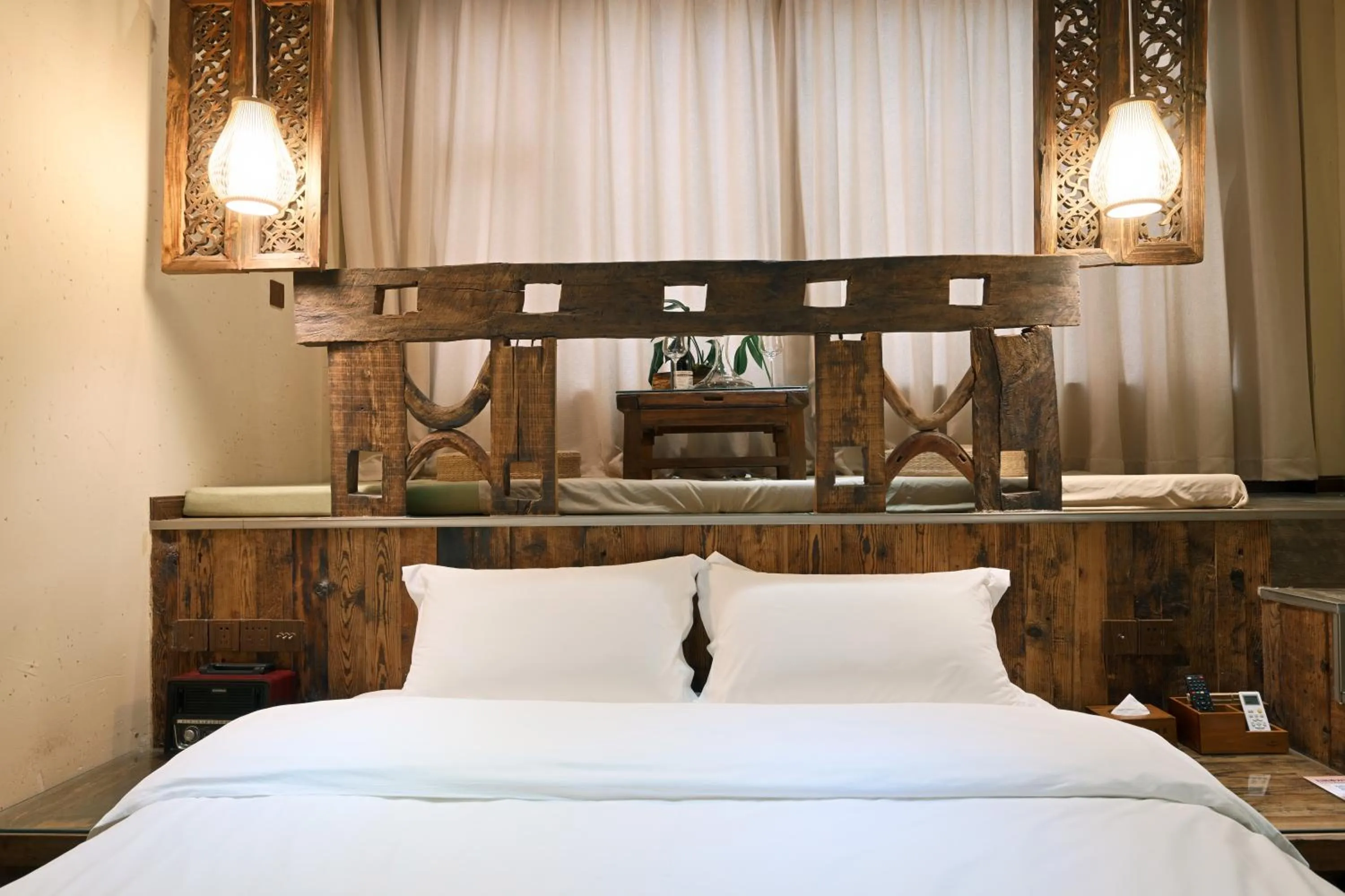 Bed in Old Story Inn Lijiang Old Town