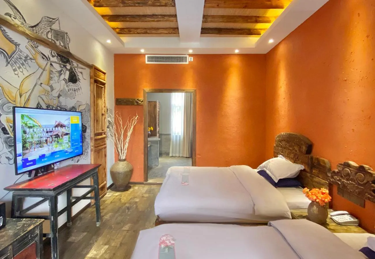 Bed in Old Story Inn Lijiang Old Town