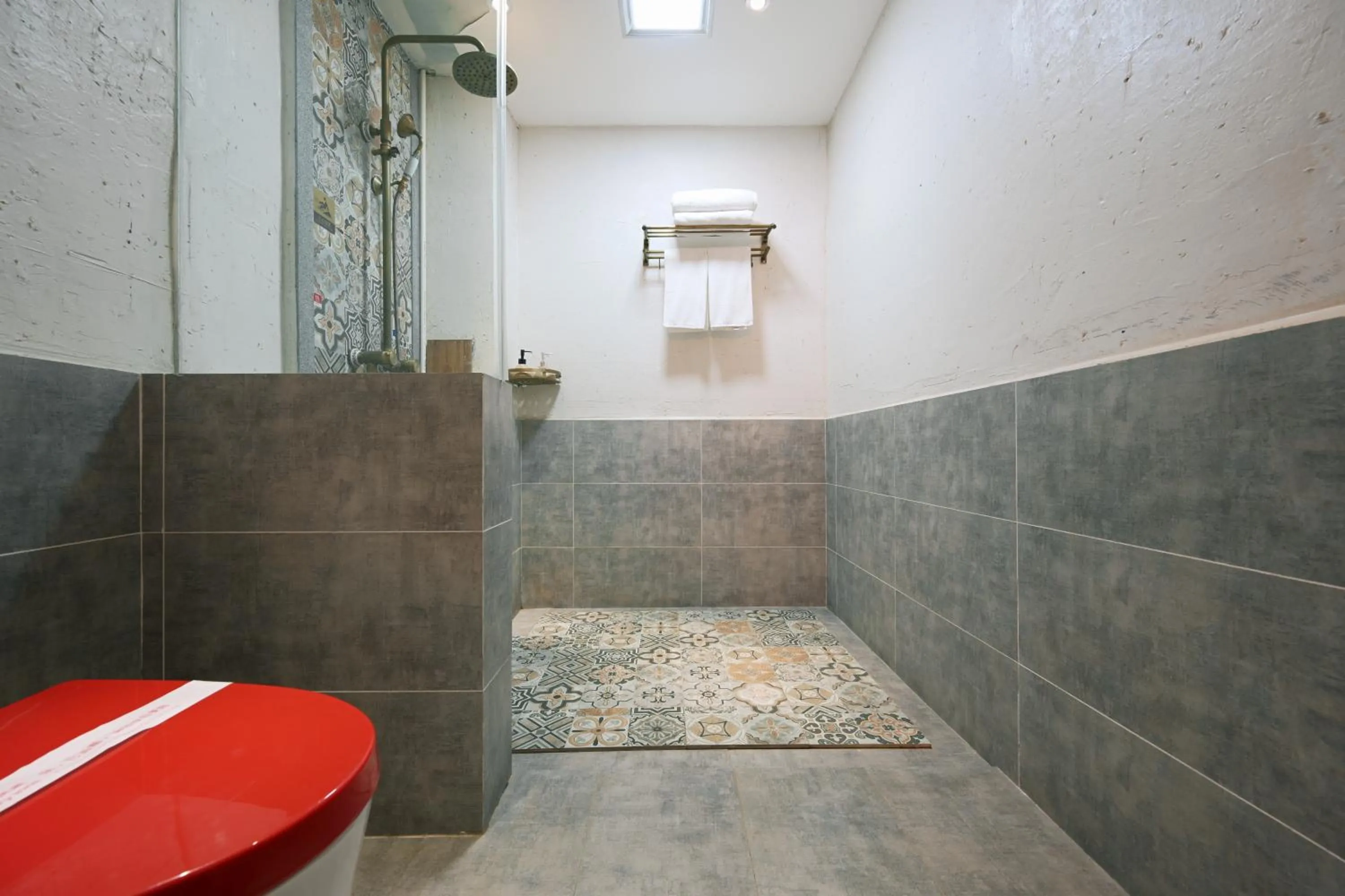 Shower in Old Story Inn Lijiang Old Town