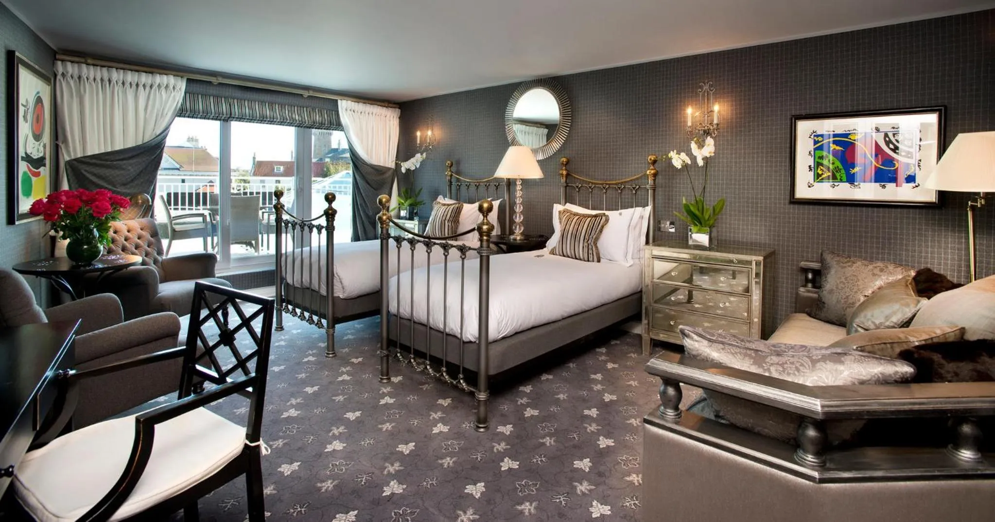 Photo of the whole room in Duke Of Richmond Hotel