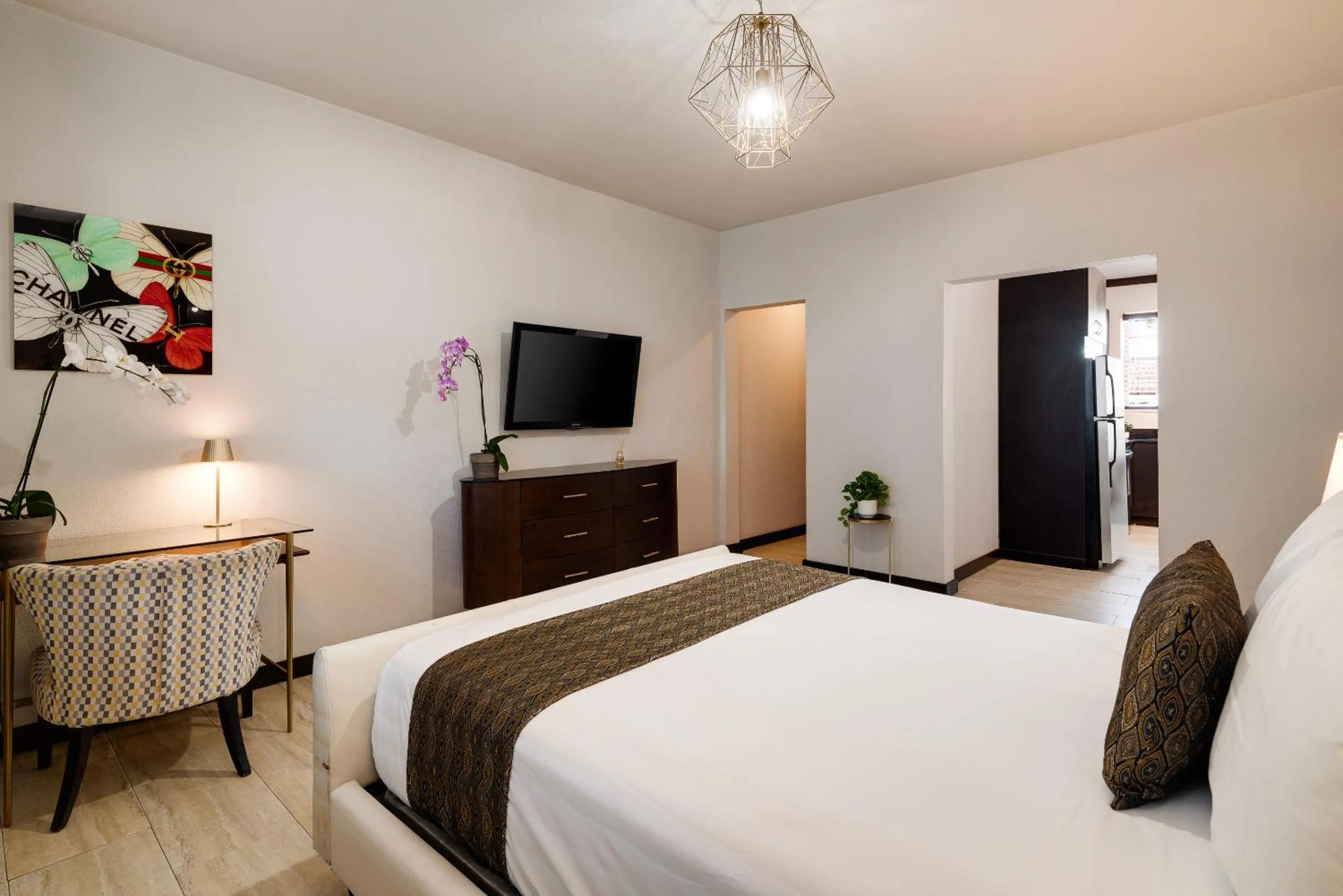 Bed in Tradewinds Apartment Hotel Miami Beach