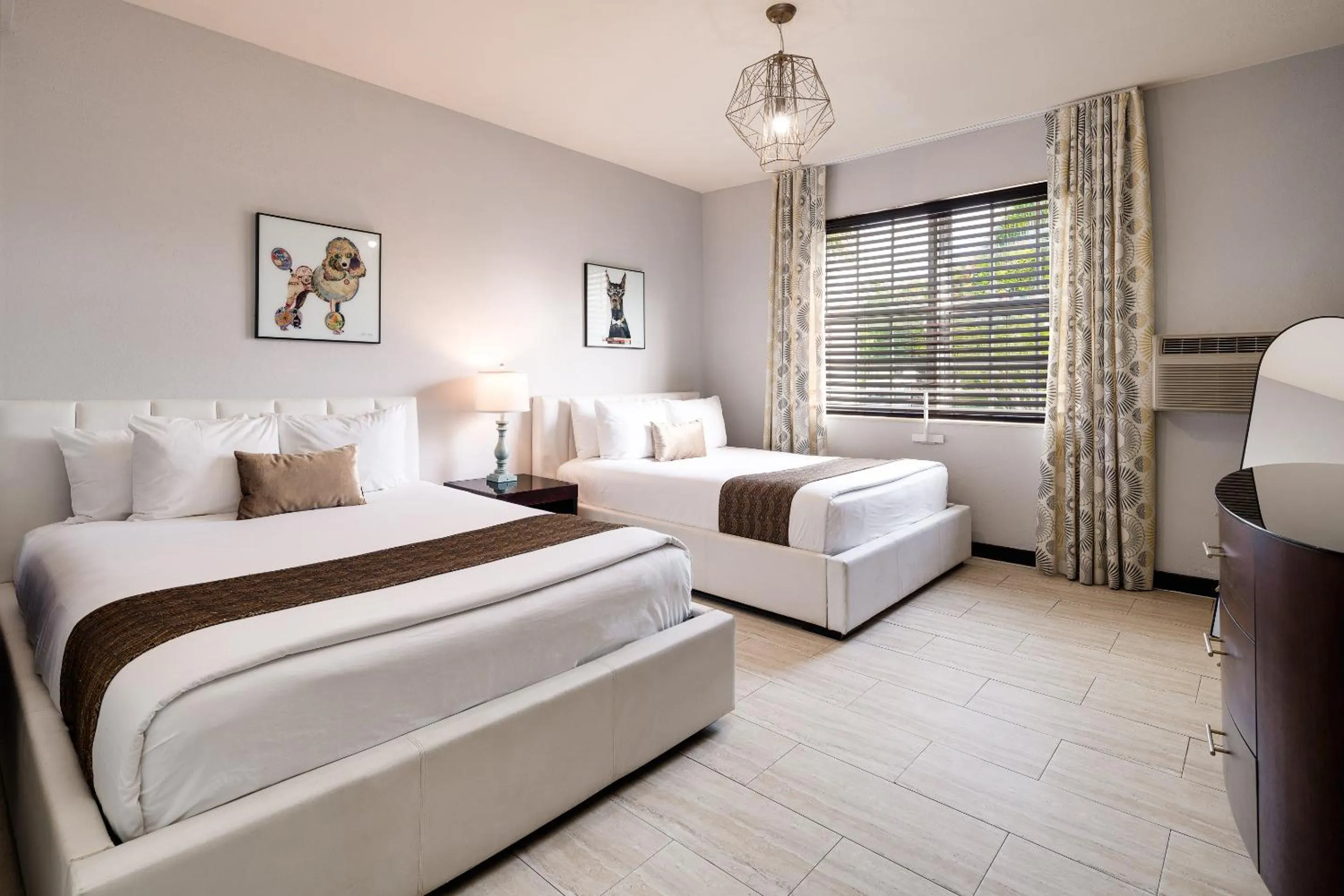 Bed in Tradewinds Apartment Hotel Miami Beach