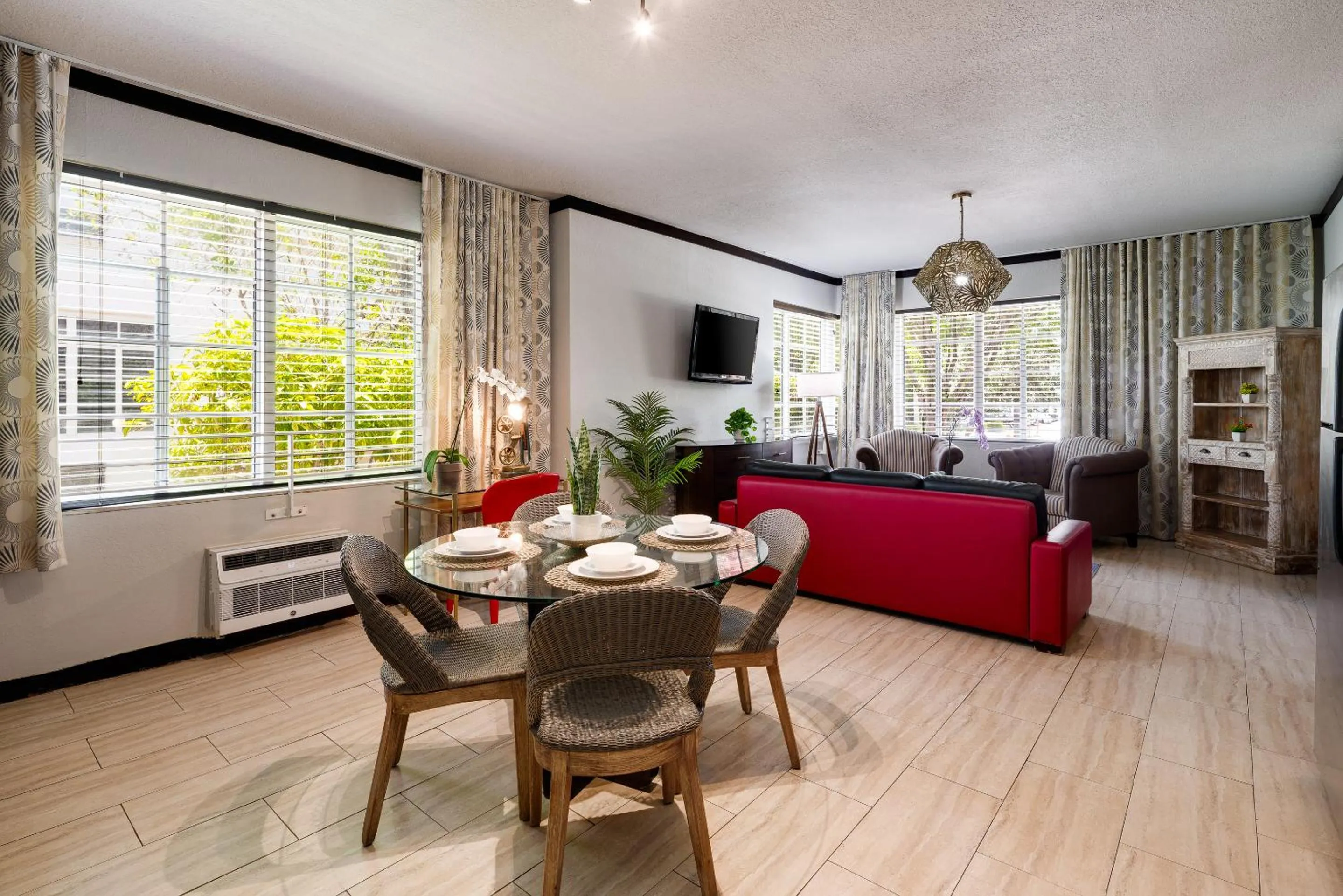 Living room in Tradewinds Apartment Hotel Miami Beach