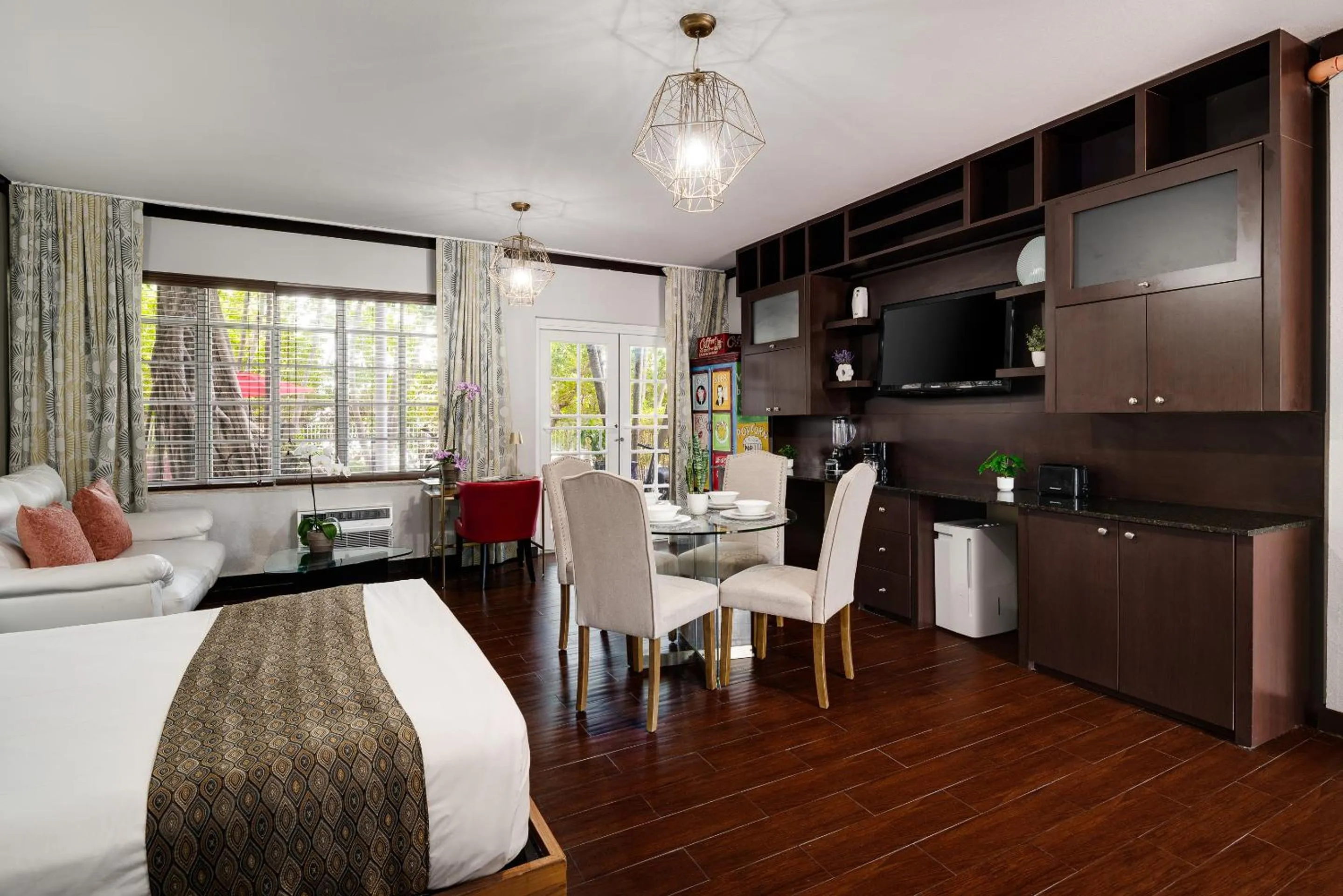 Bed in Tradewinds Apartment Hotel Miami Beach