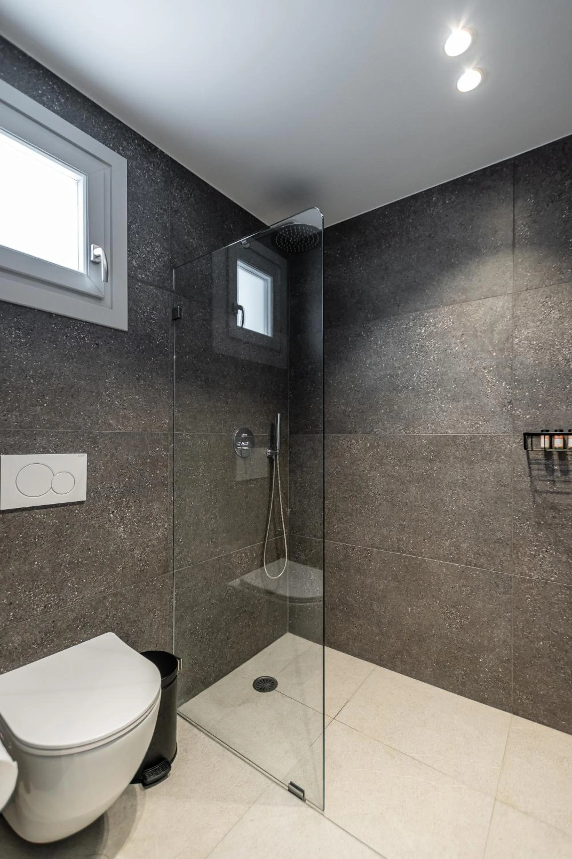 Bathroom in Lianos Village