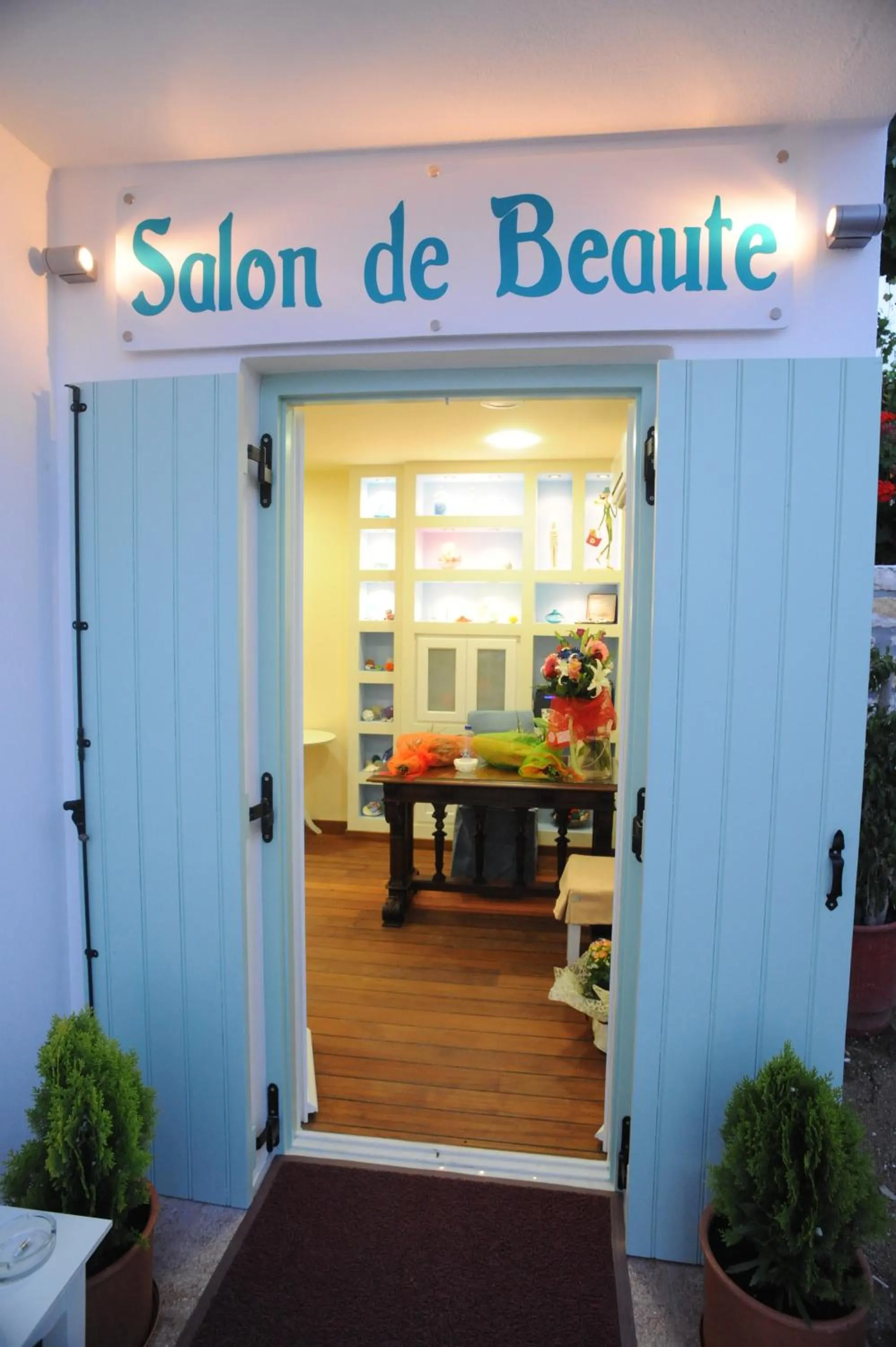 Massage in Lianos Village