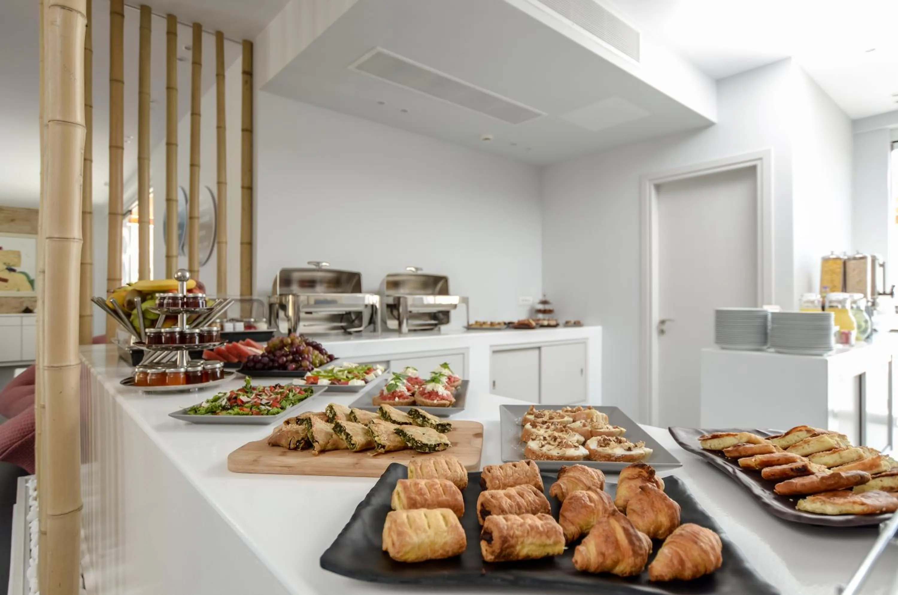 Breakfast in Lianos Village