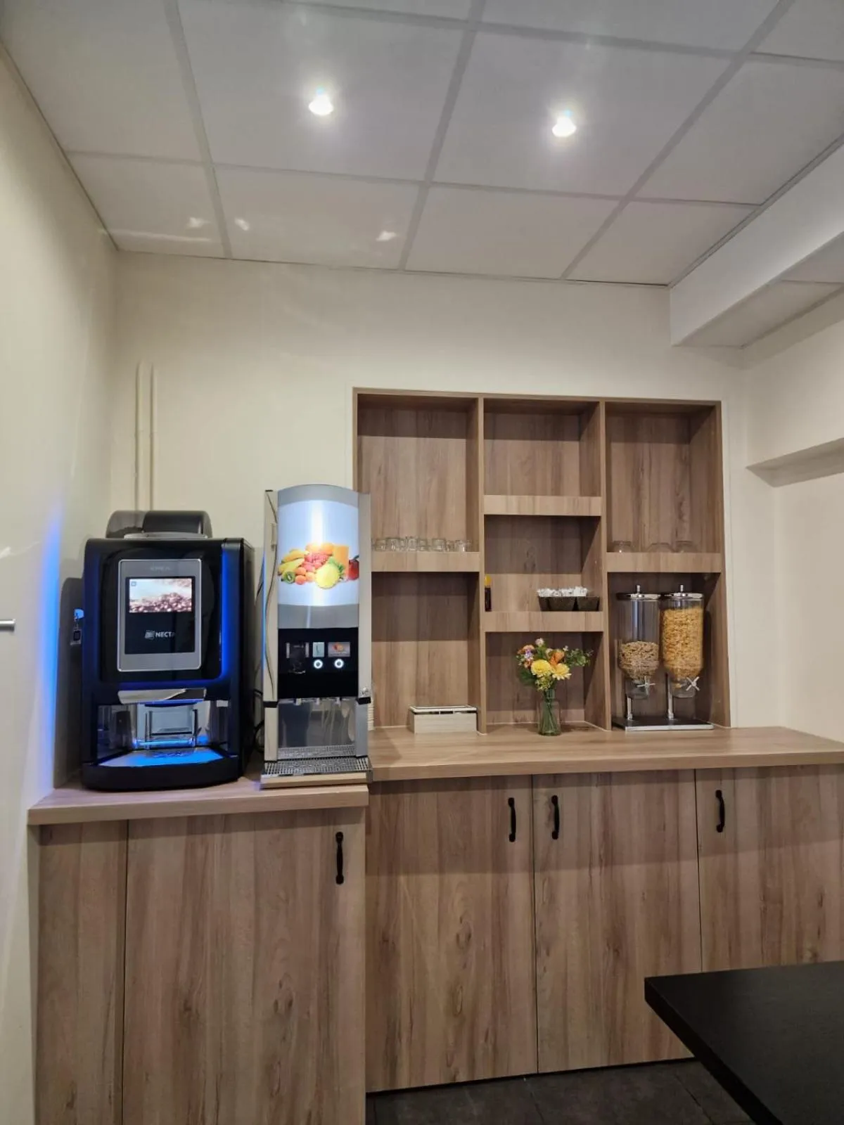 Food and drinks in Hôtel D'Anjou