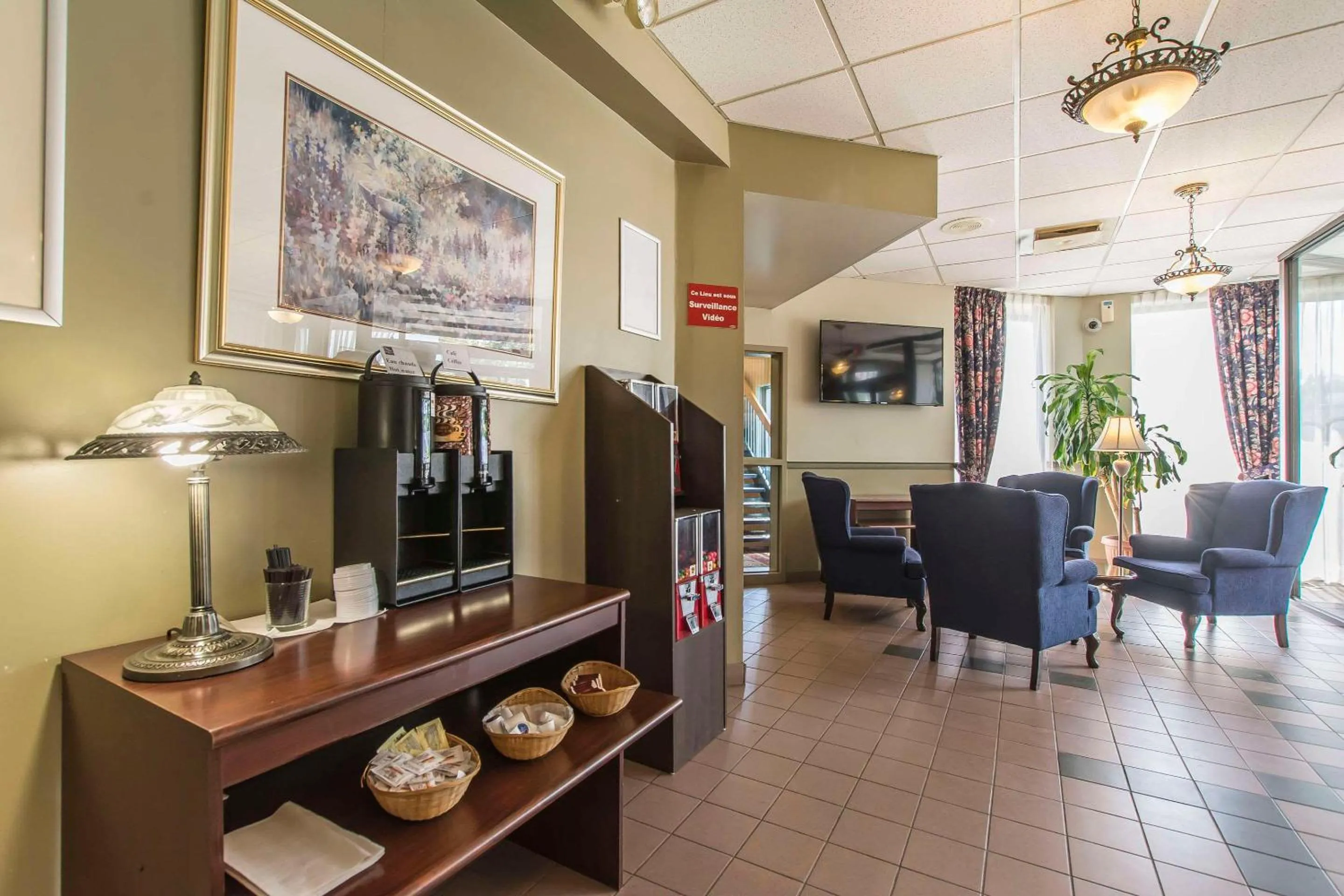 Lobby or reception in Quality Hotel & Suites