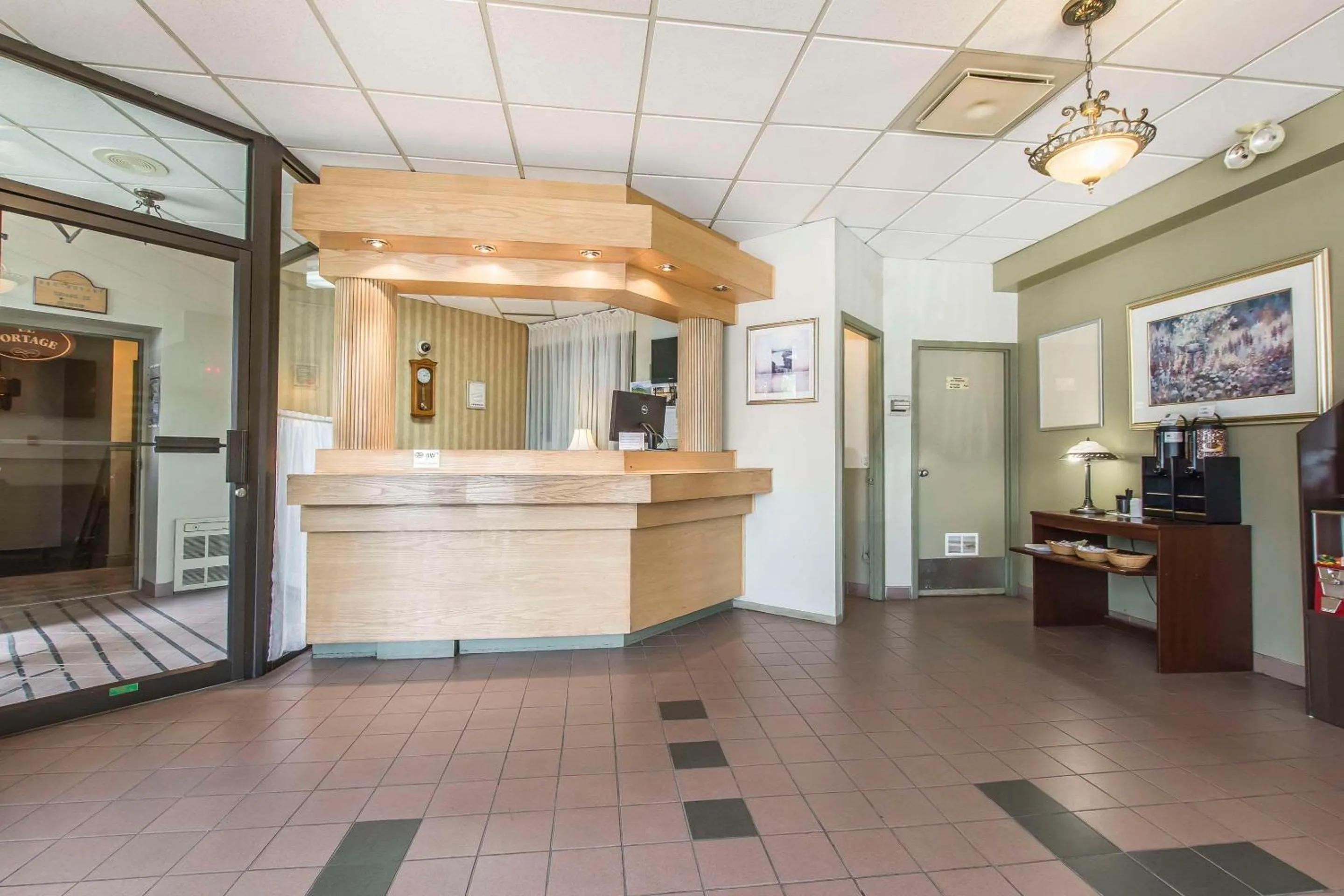 Lobby or reception in Quality Hotel & Suites