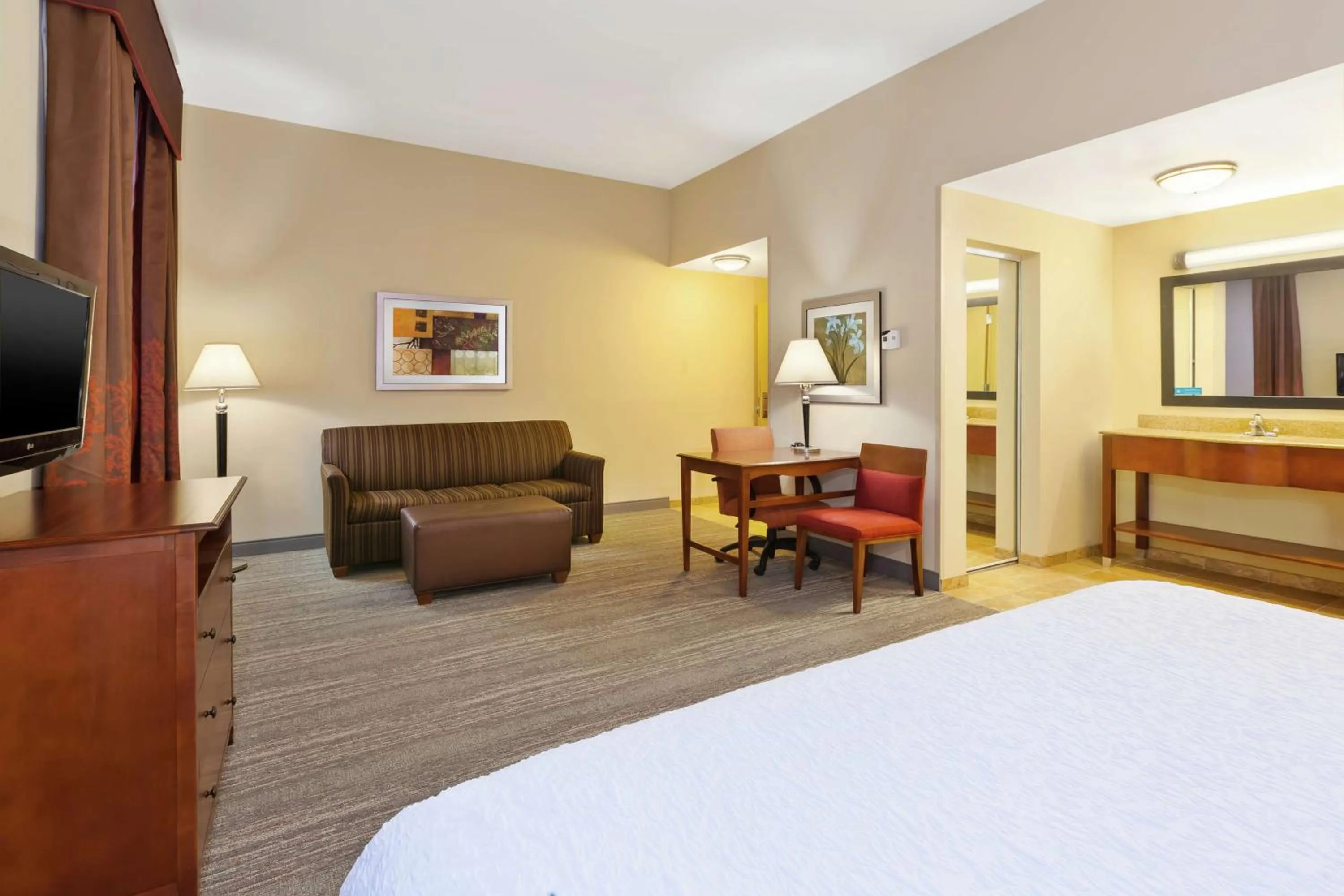 Bedroom, Bed in Hampton Inn & Suites Exmore - Eastern Shore
