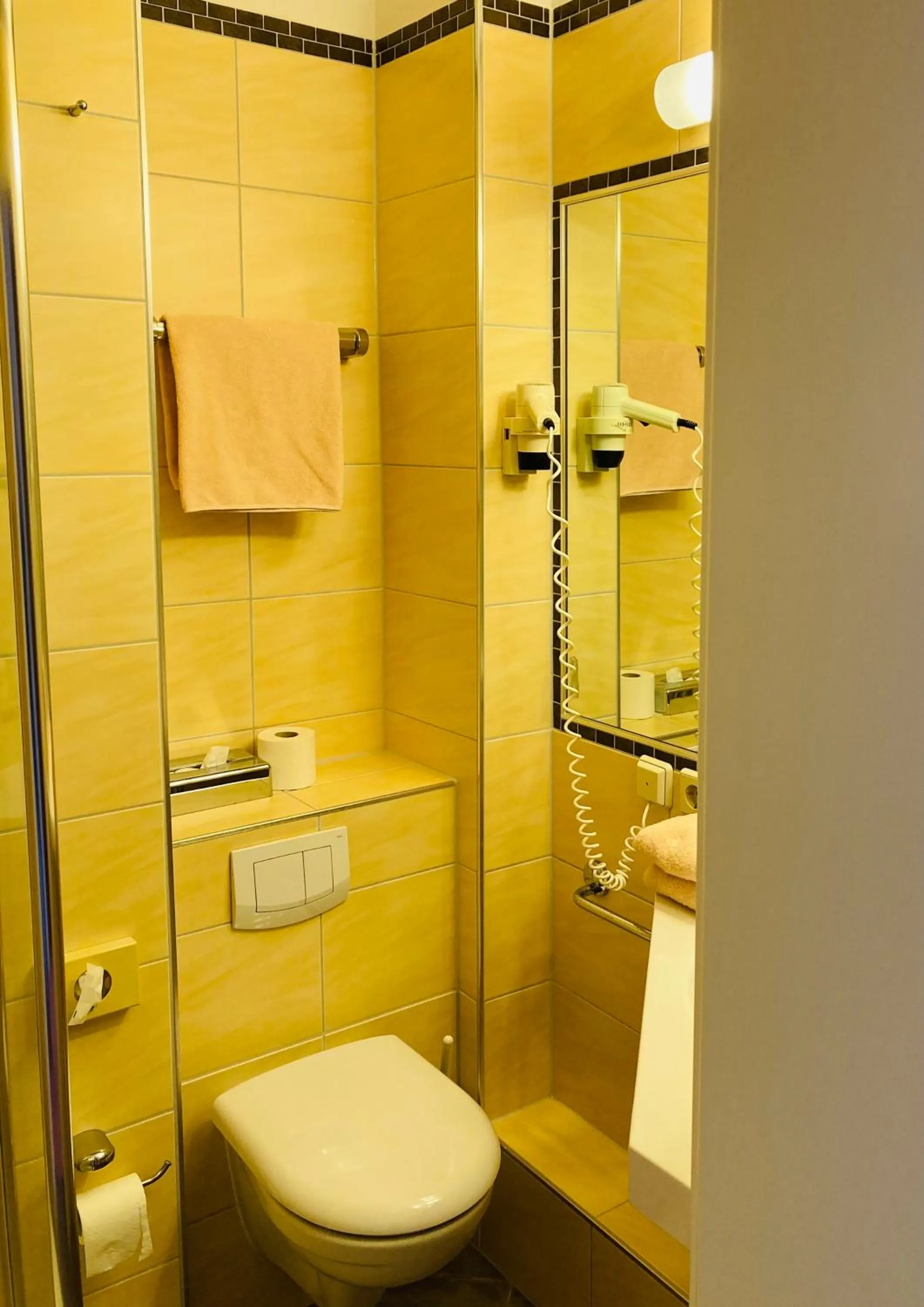 Double Room in Hotel Germania