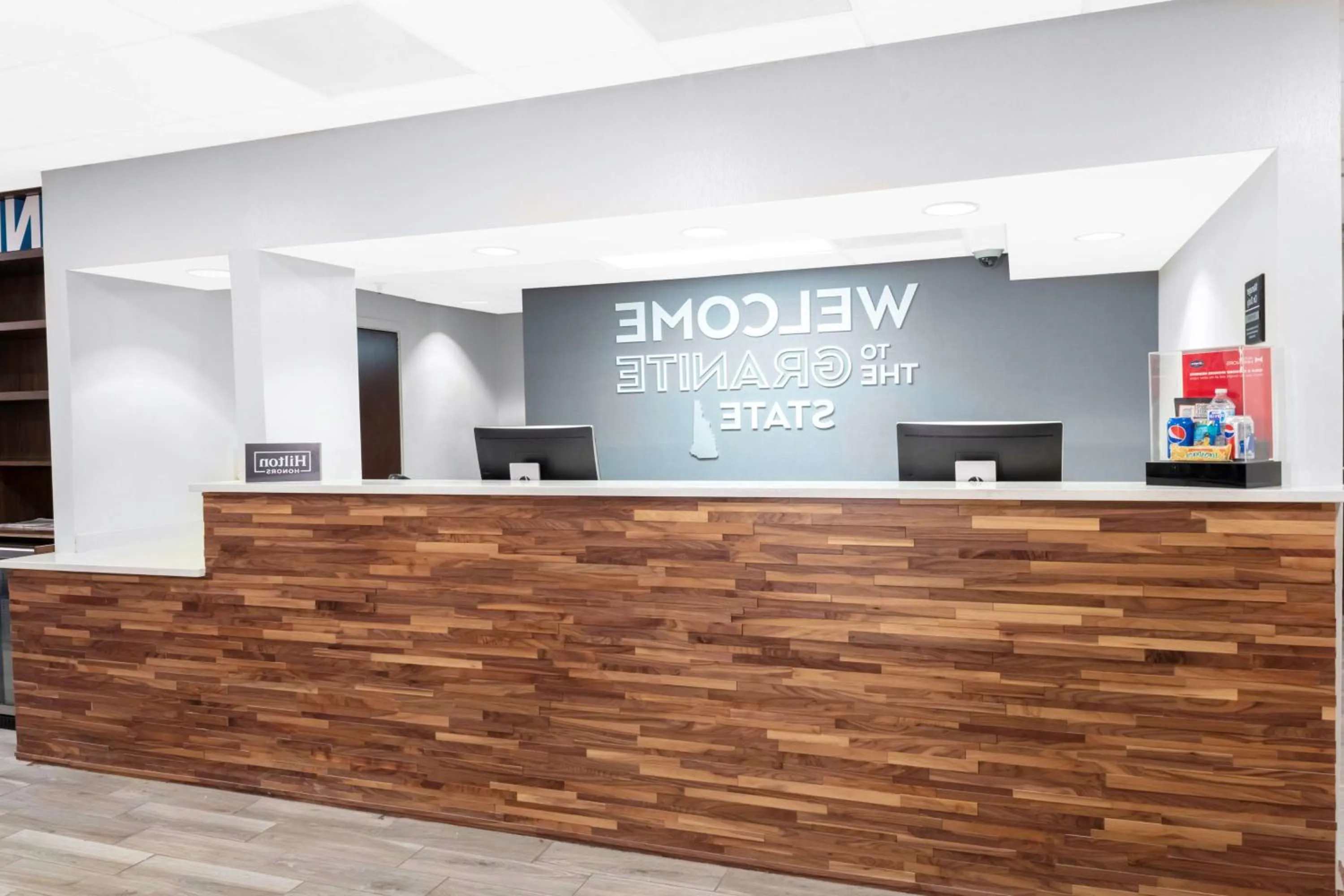 Lobby or reception in Hampton Inn by Hilton Concord/Bow