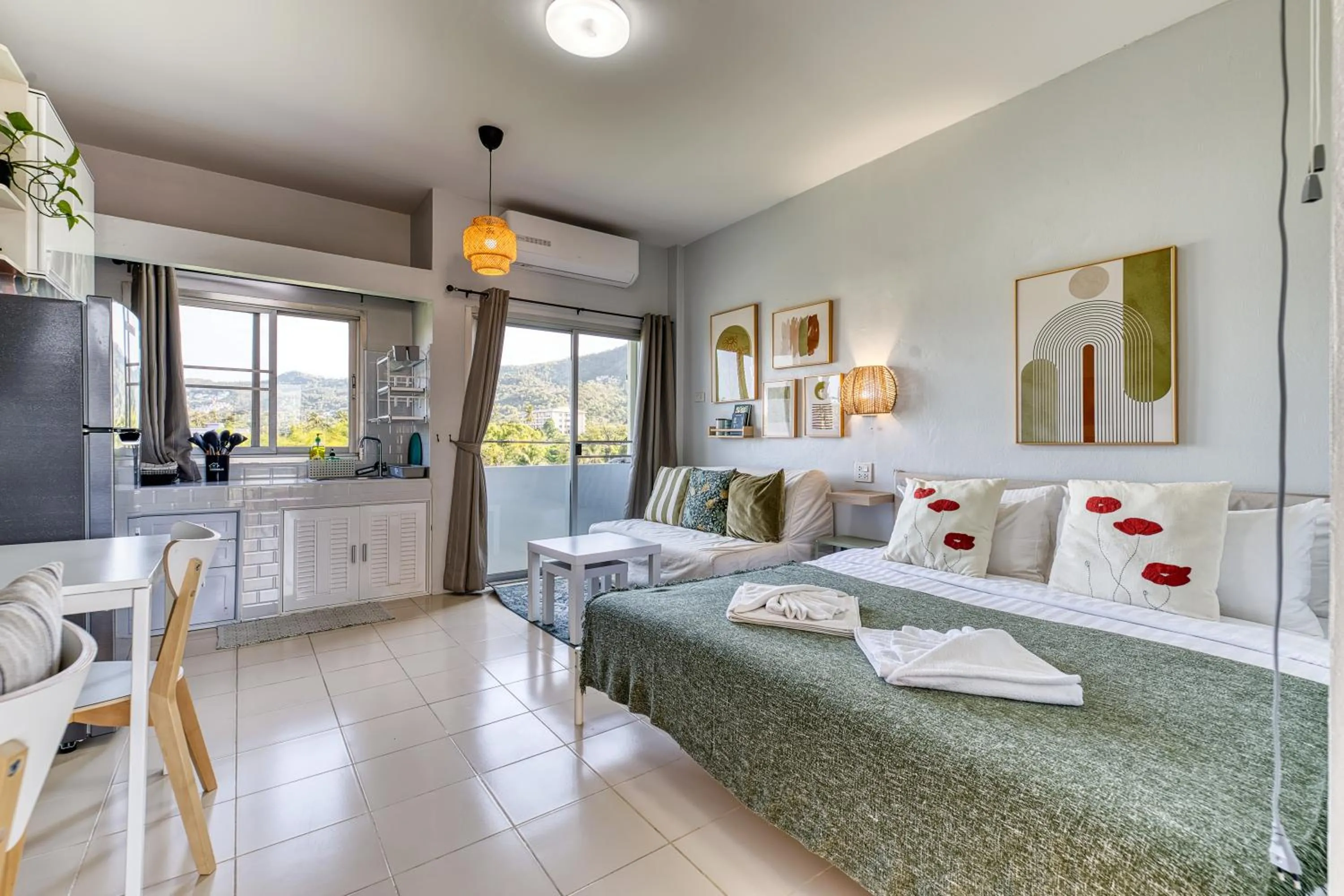 Bed in Chaweng Apartment