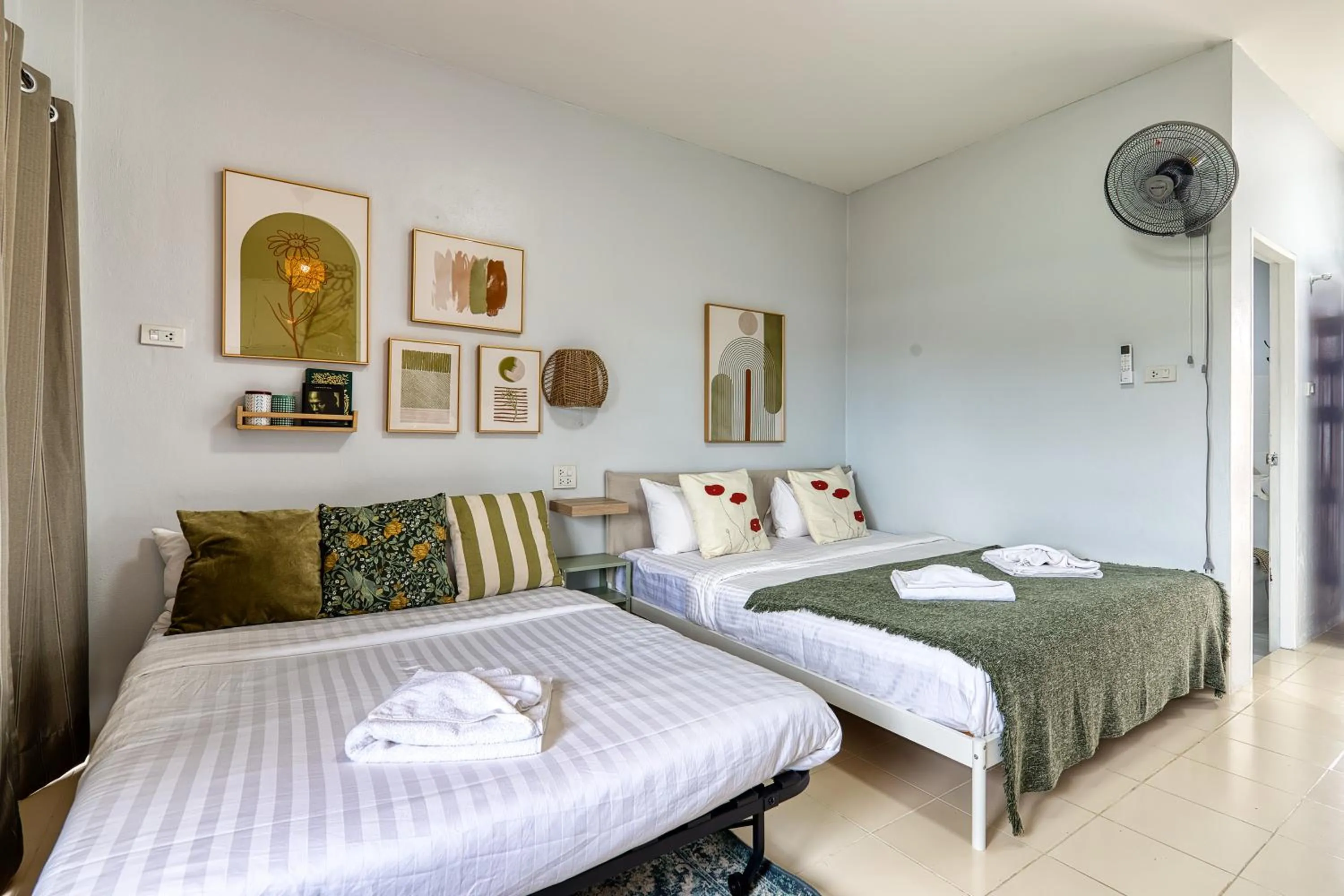 Bed in Chaweng Apartment