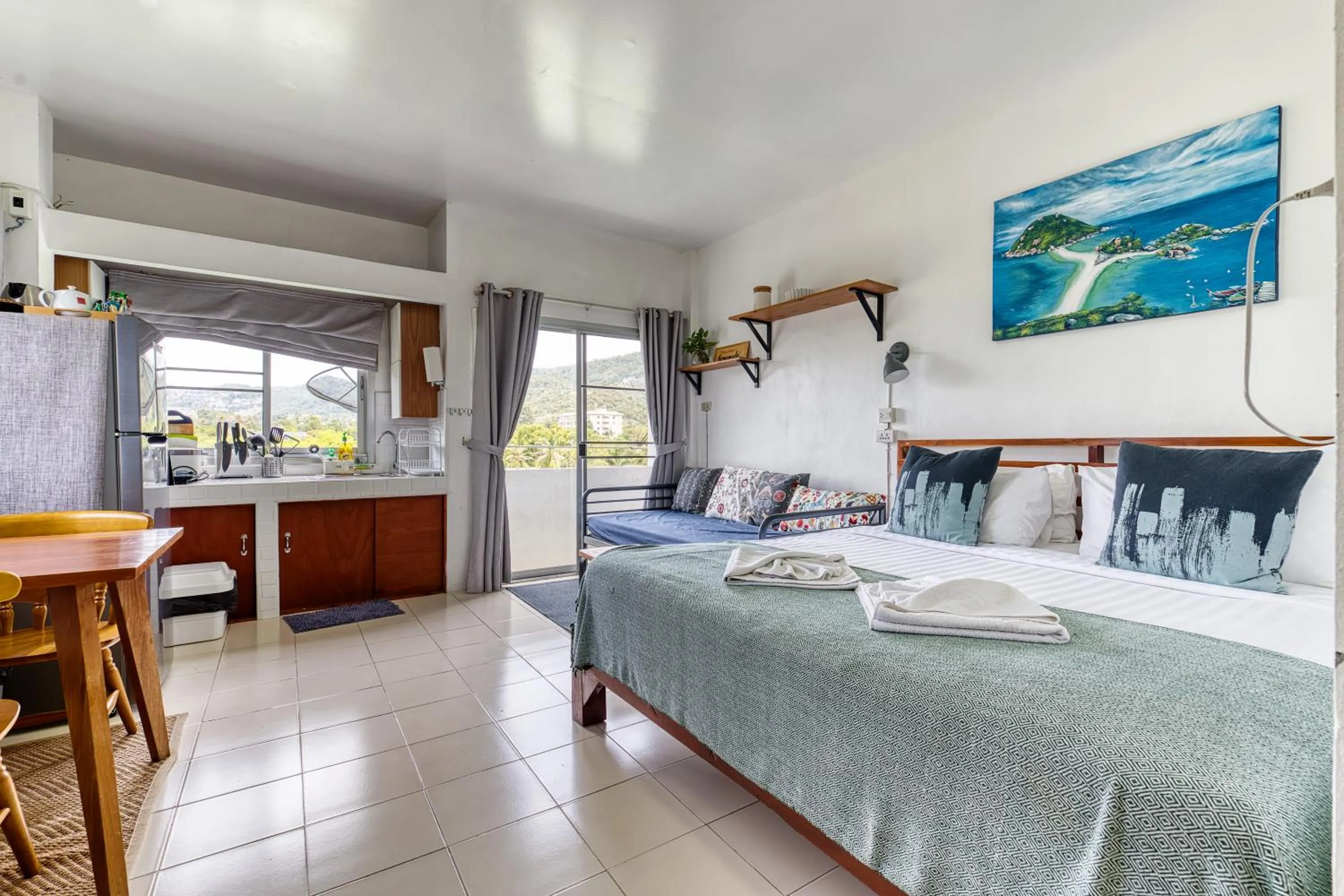 Bed in Chaweng Apartment