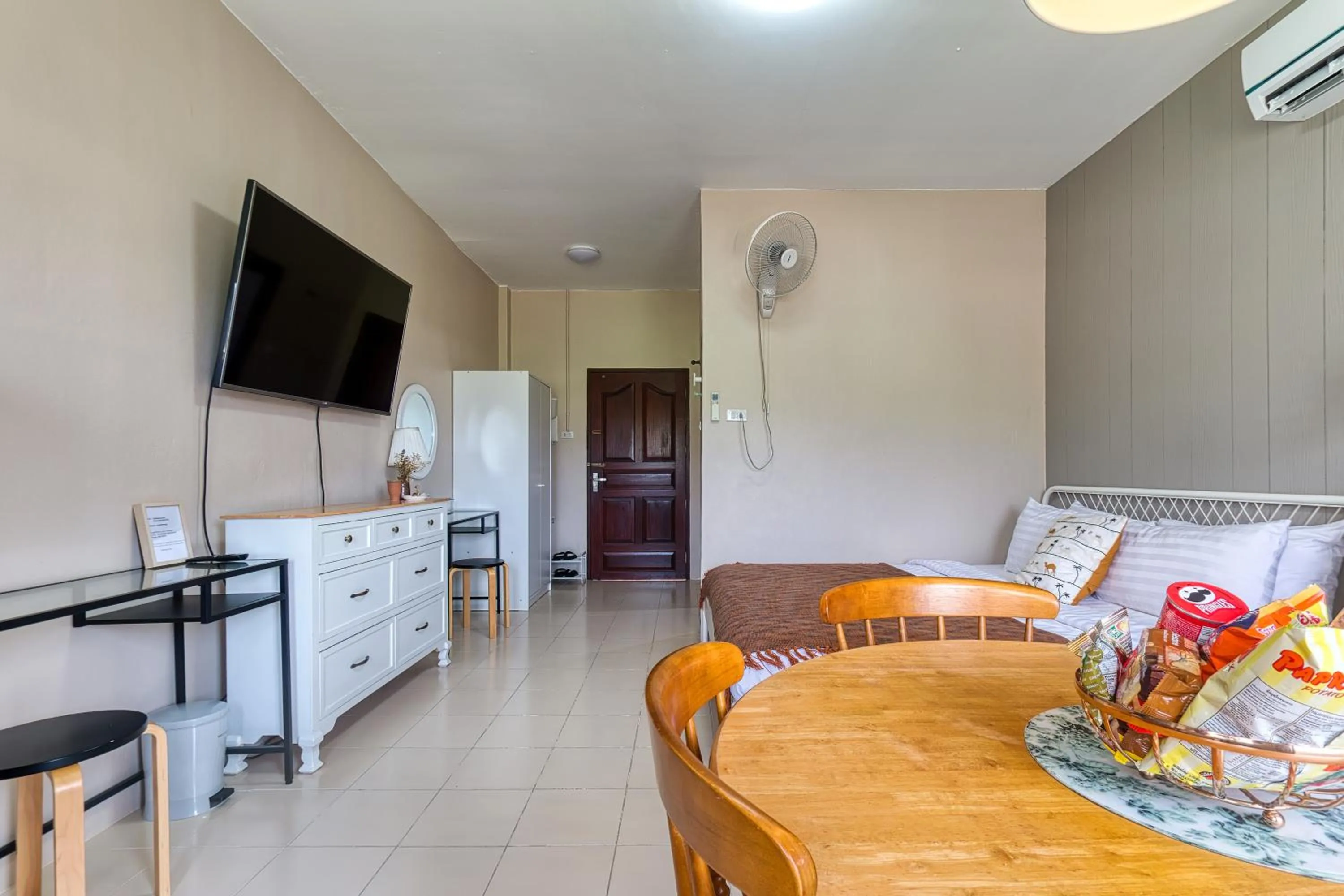 Bed in Chaweng Apartment