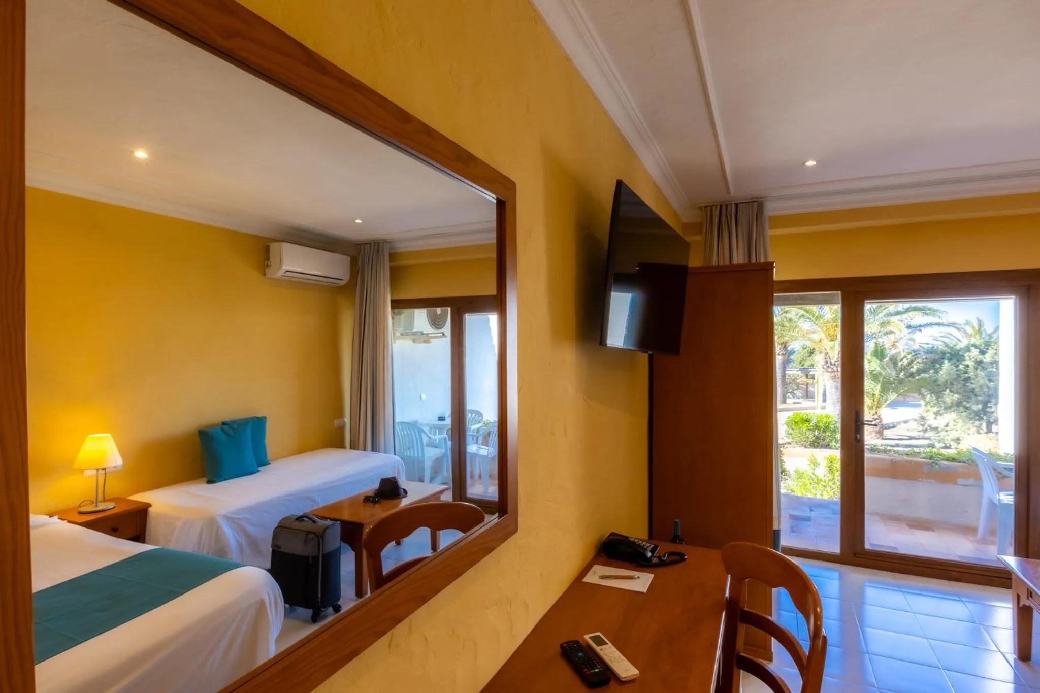 Bedroom, Bed in Hotel Club Sunway Punta Prima