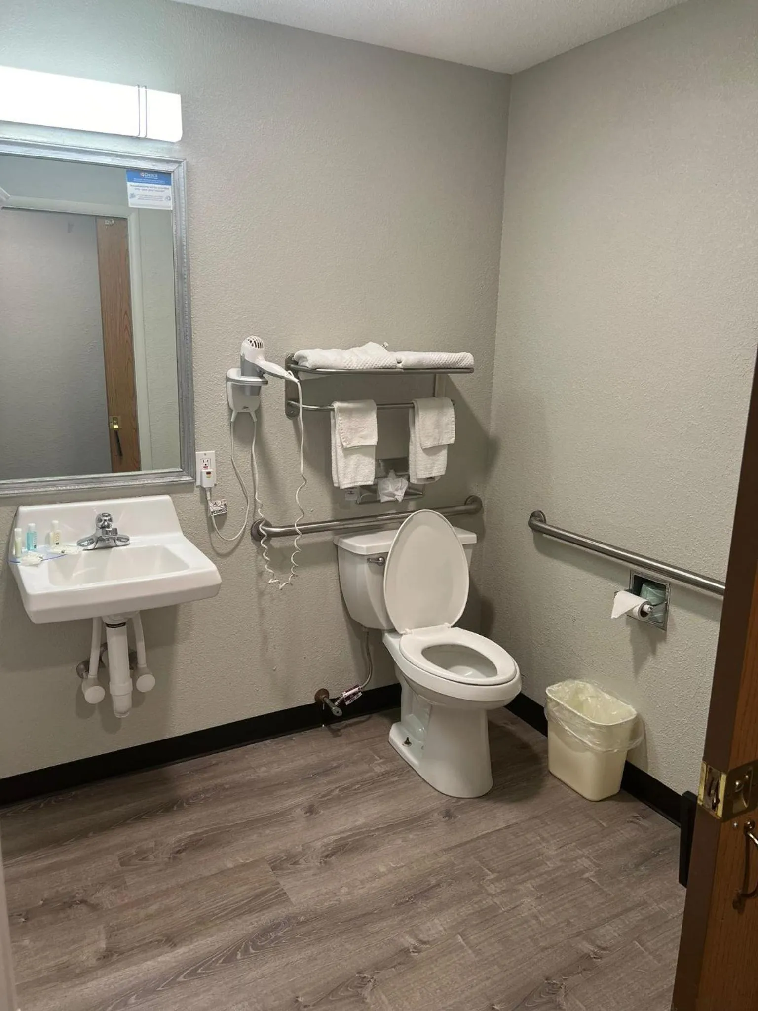 Quality Inn Columbia City near US-30