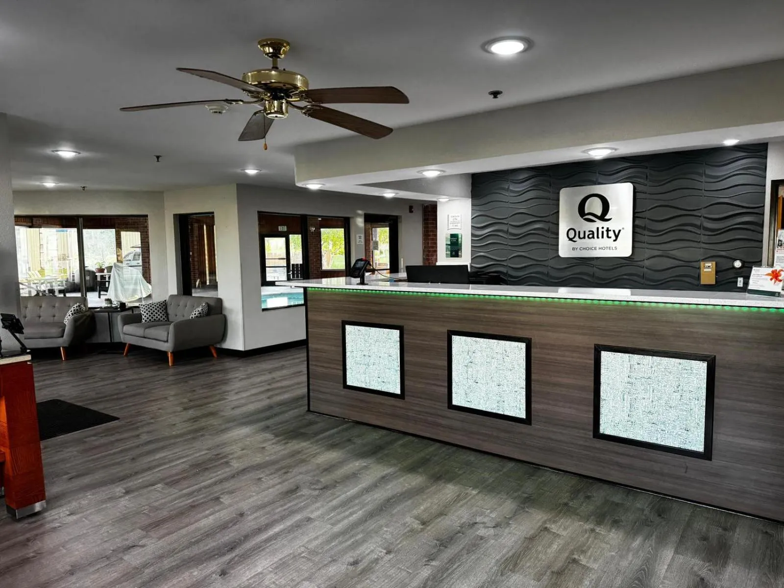 Quality Inn Columbia City near US-30