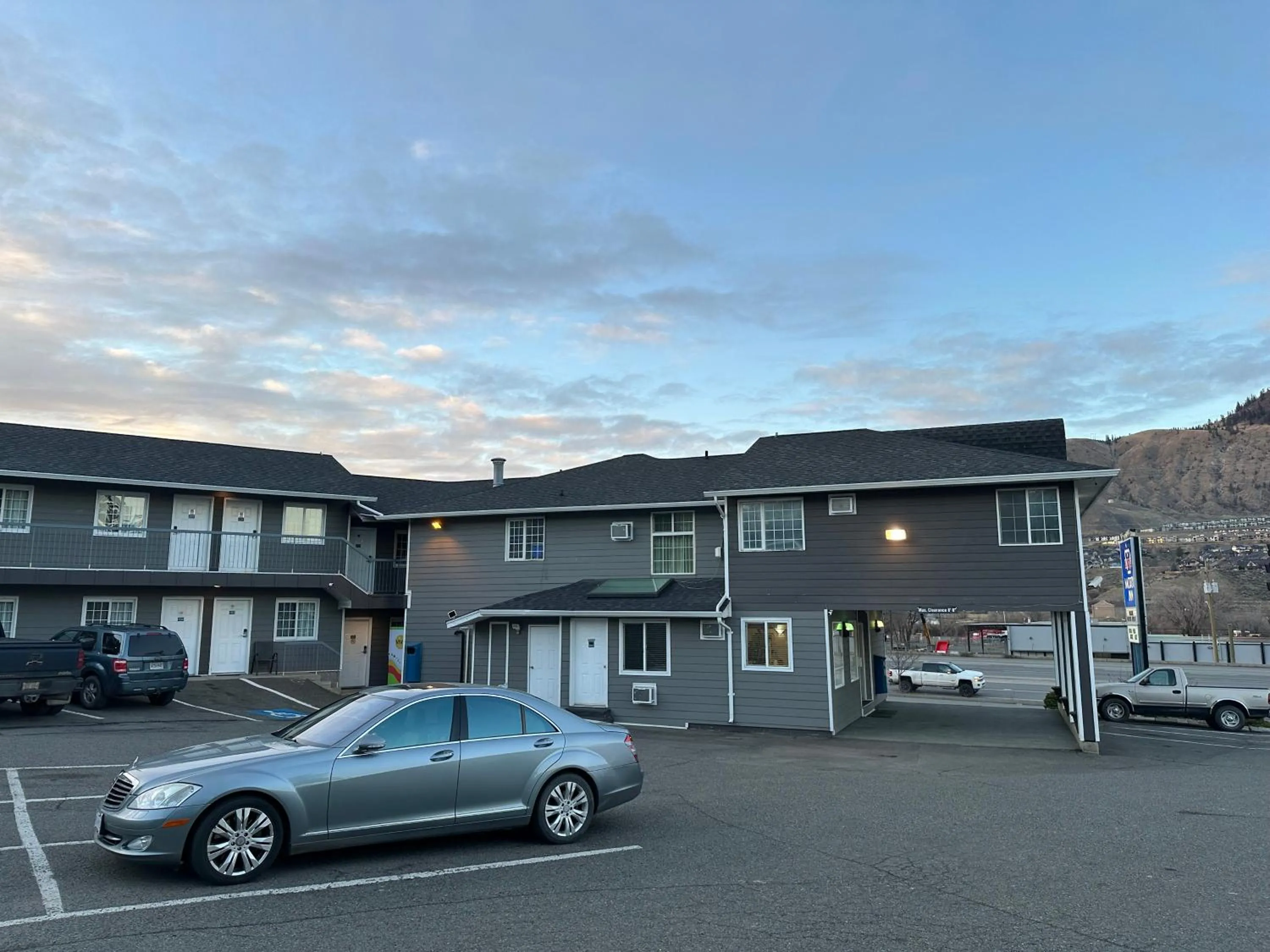 Property building in Kings Motor Inn