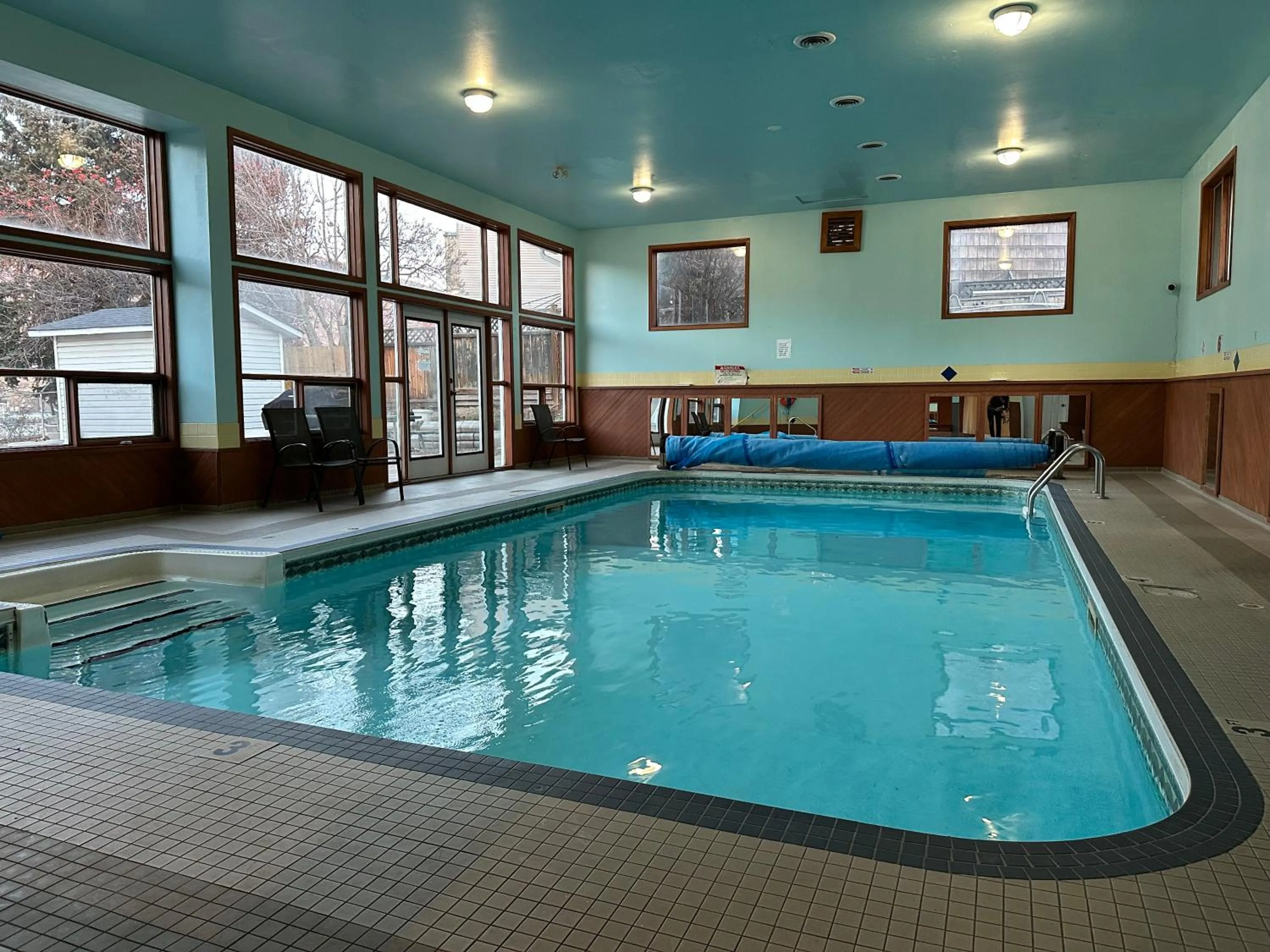 Swimming pool in Kings Motor Inn