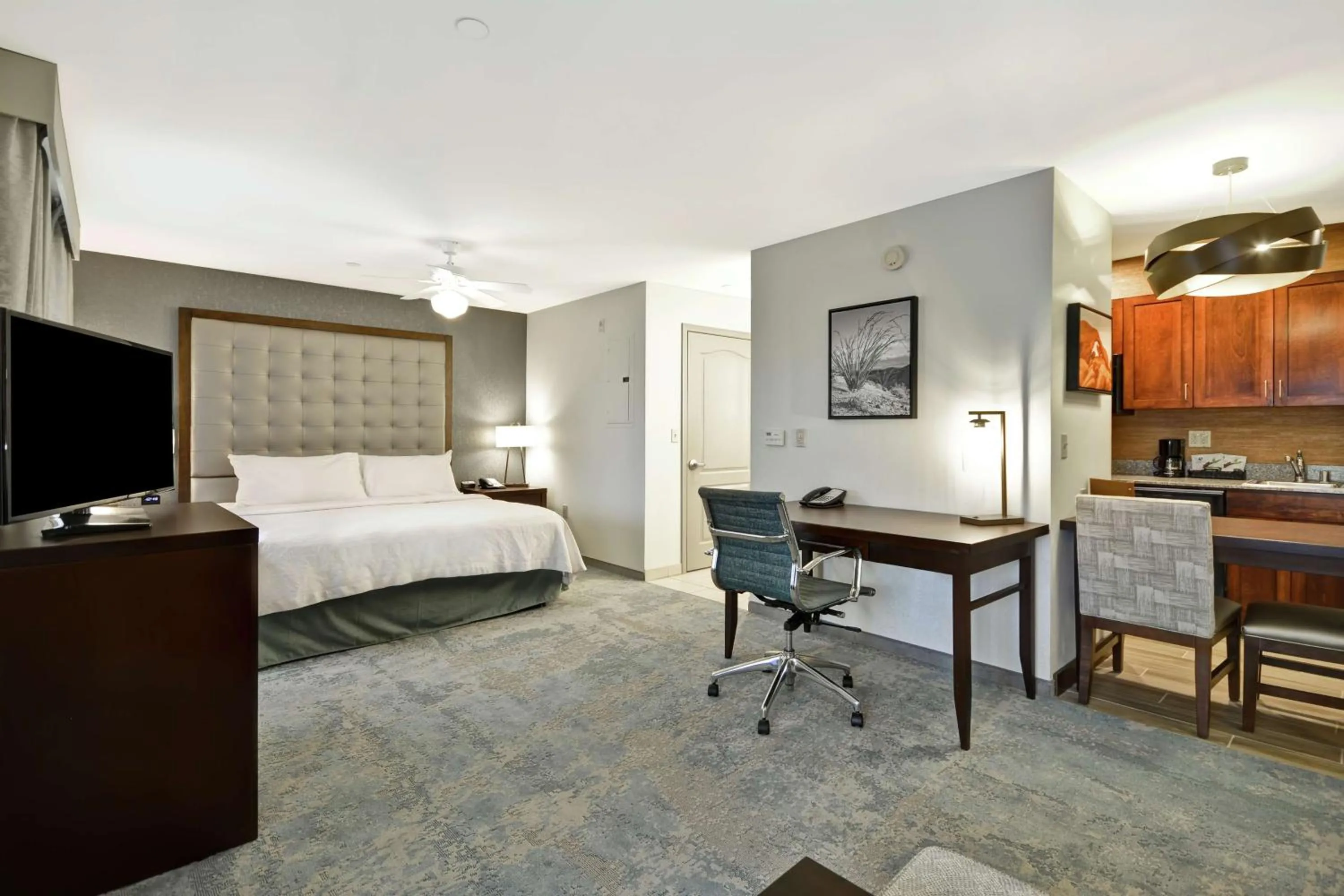Bedroom, Bed in Homewood Suites by Hilton Palm Desert