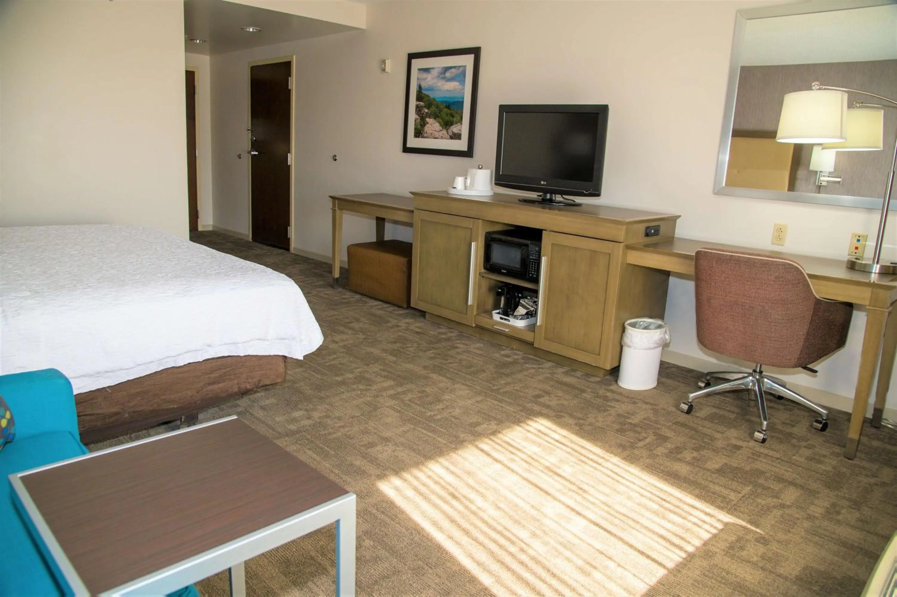 Bedroom, Bed in Hampton Inn Lewisburg