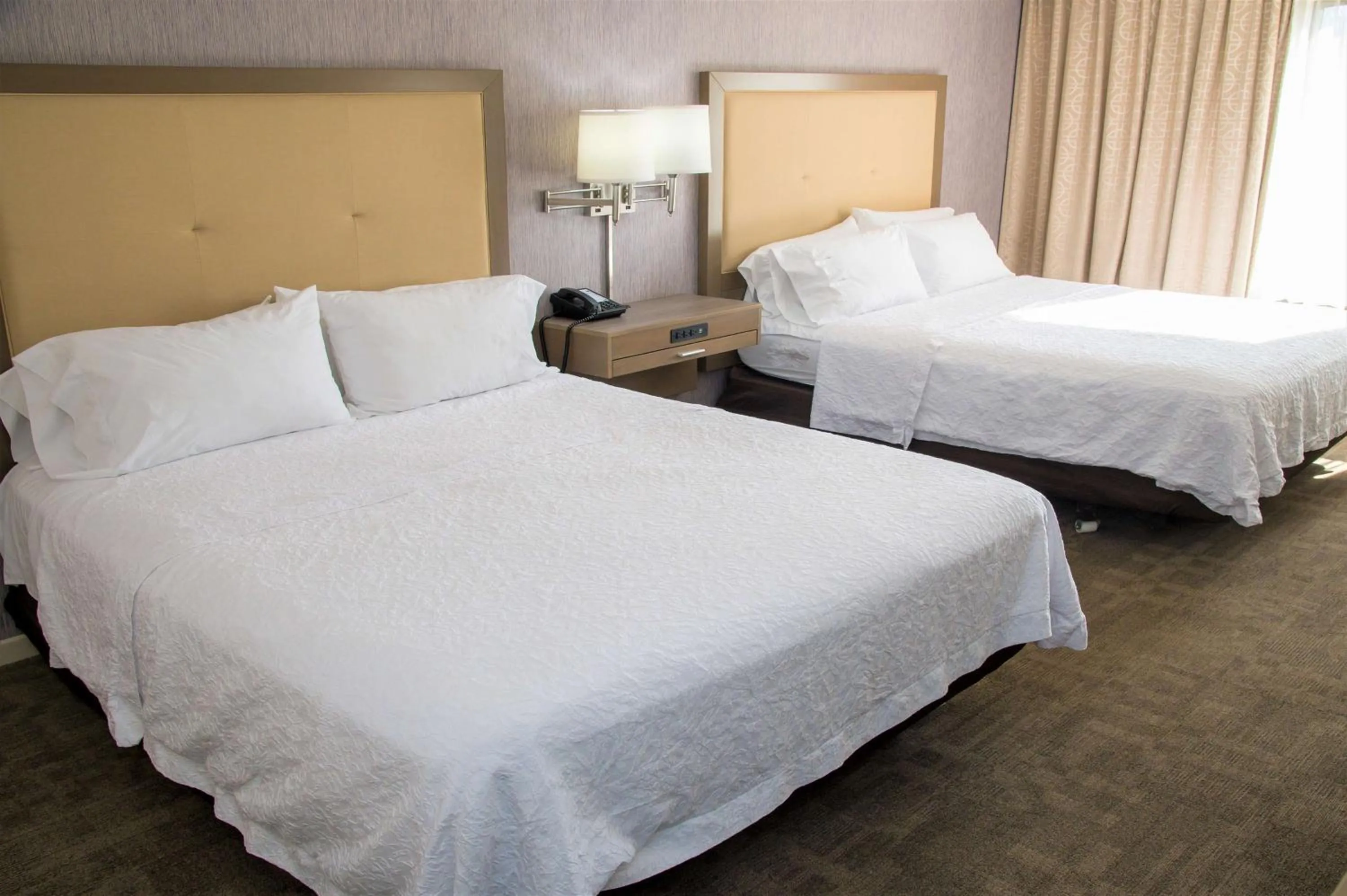 Bed in Hampton Inn Lewisburg