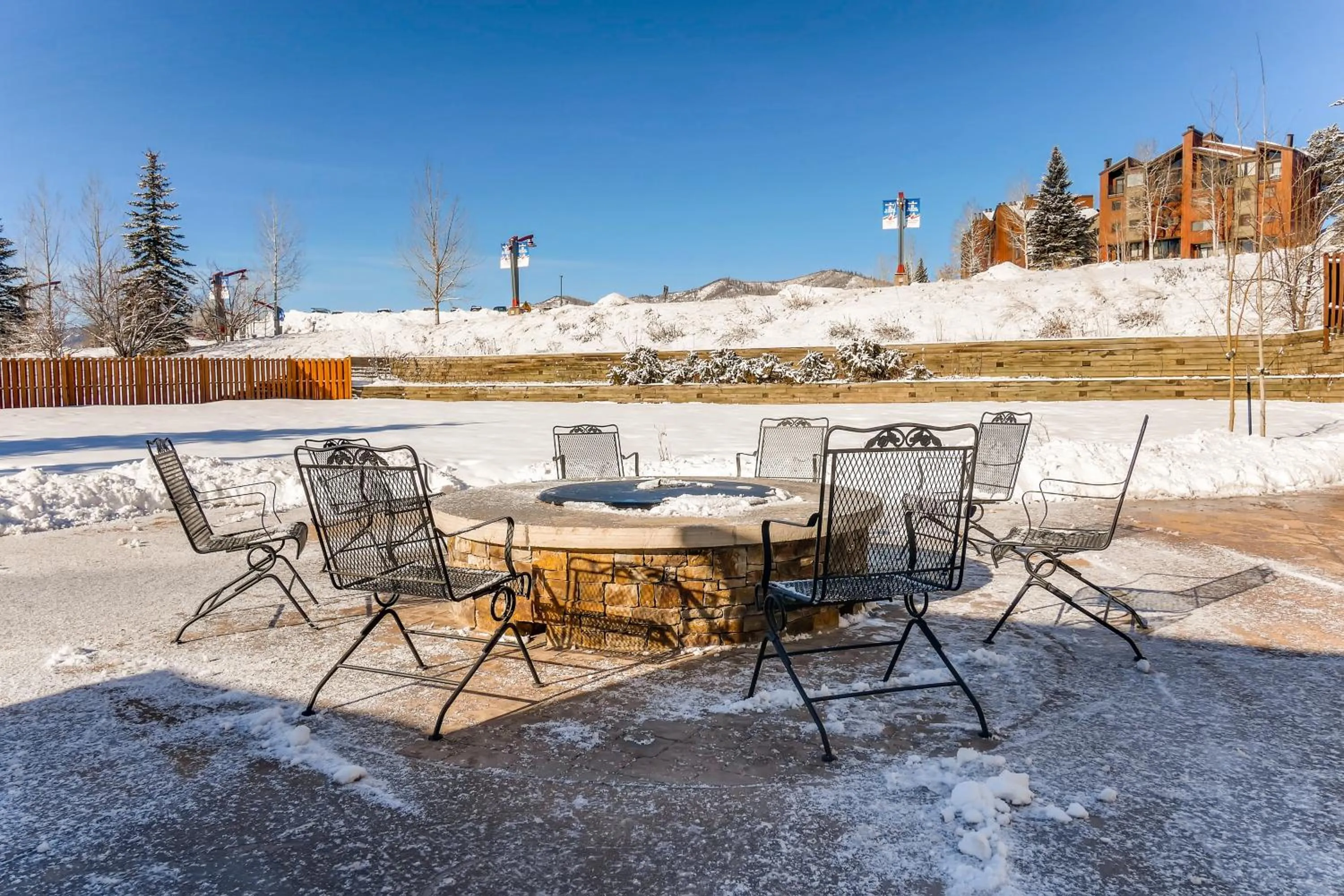 Area and facilities in Snow Flower Condos