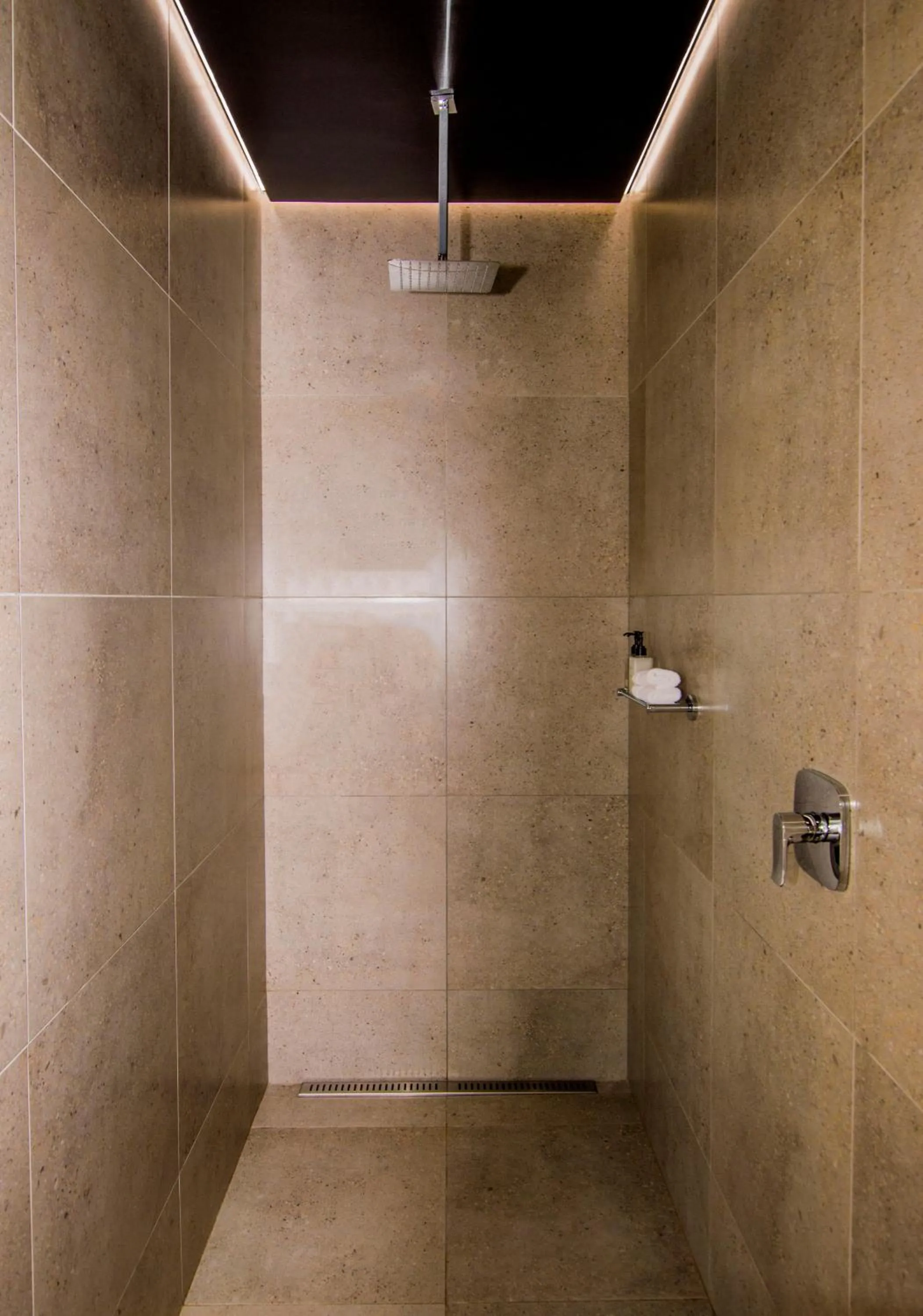 Shower in De Haas Living @ Die Laan 2