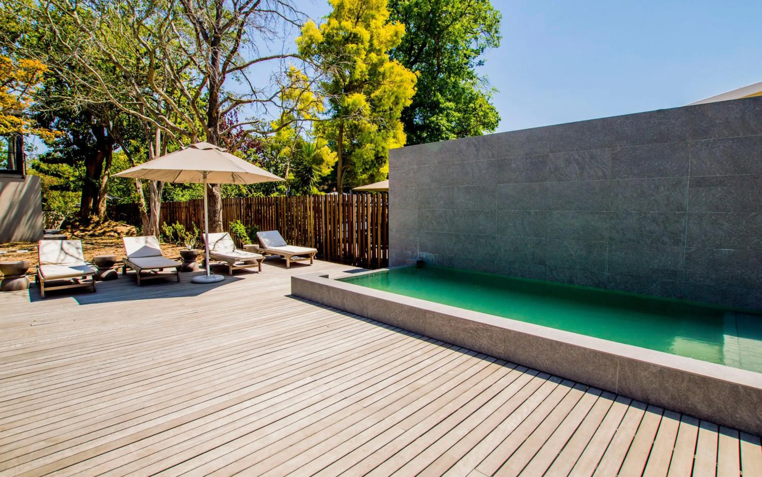 Pool view in De Haas Living @ Die Laan 2