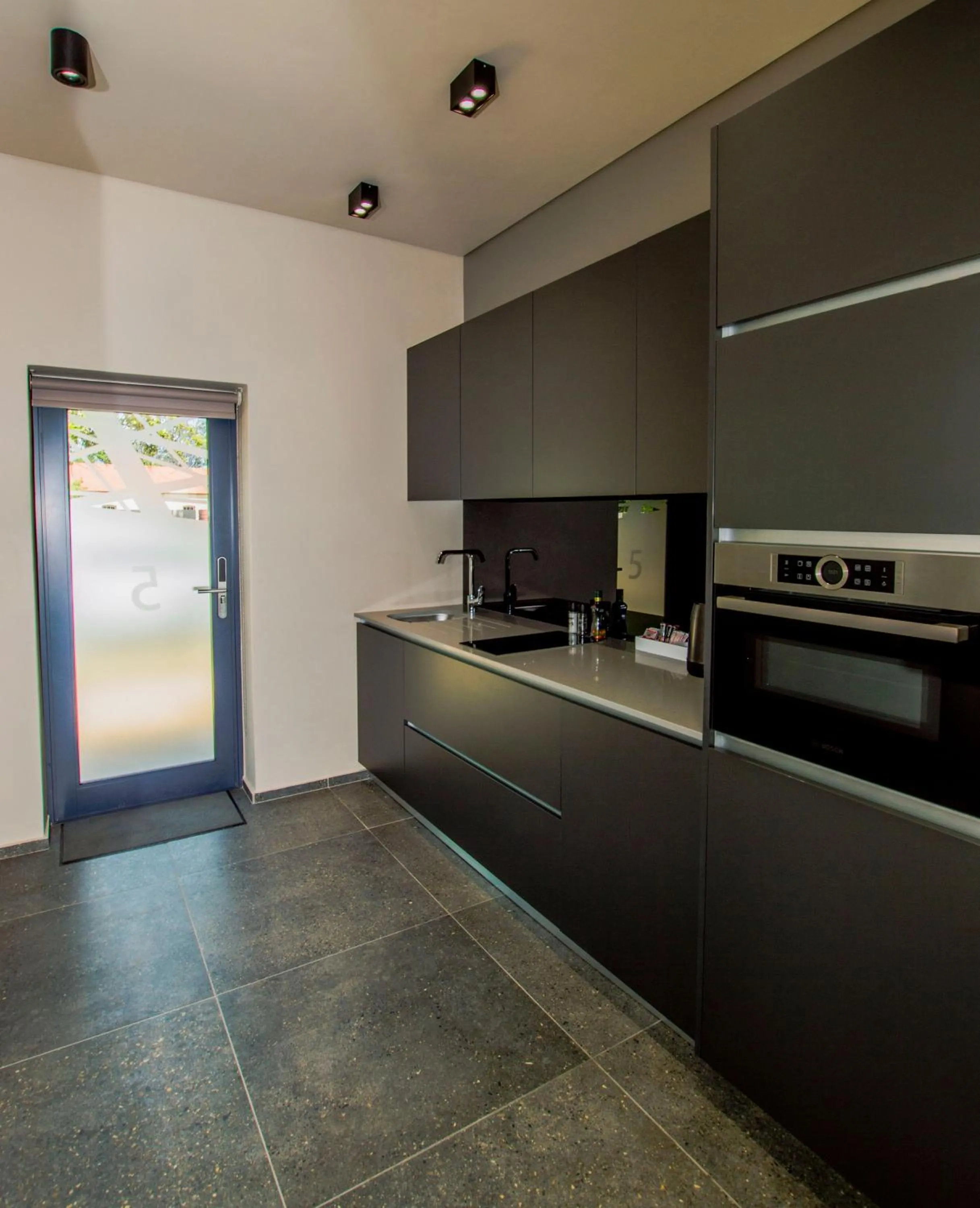 Kitchen or kitchenette in De Haas Living @ Die Laan 2