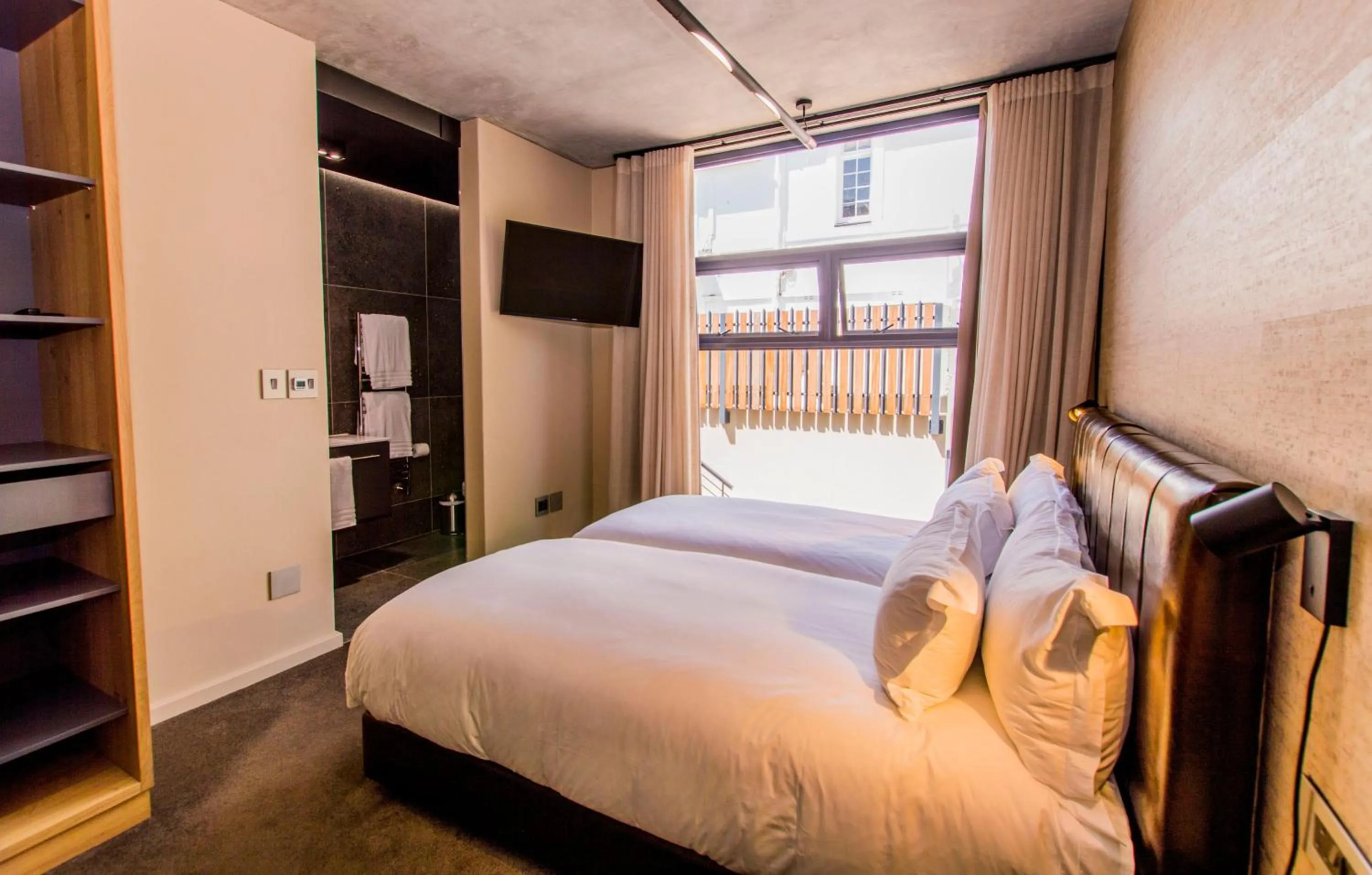 Photo of the whole room, Bed in De Haas Living @ Die Laan 2