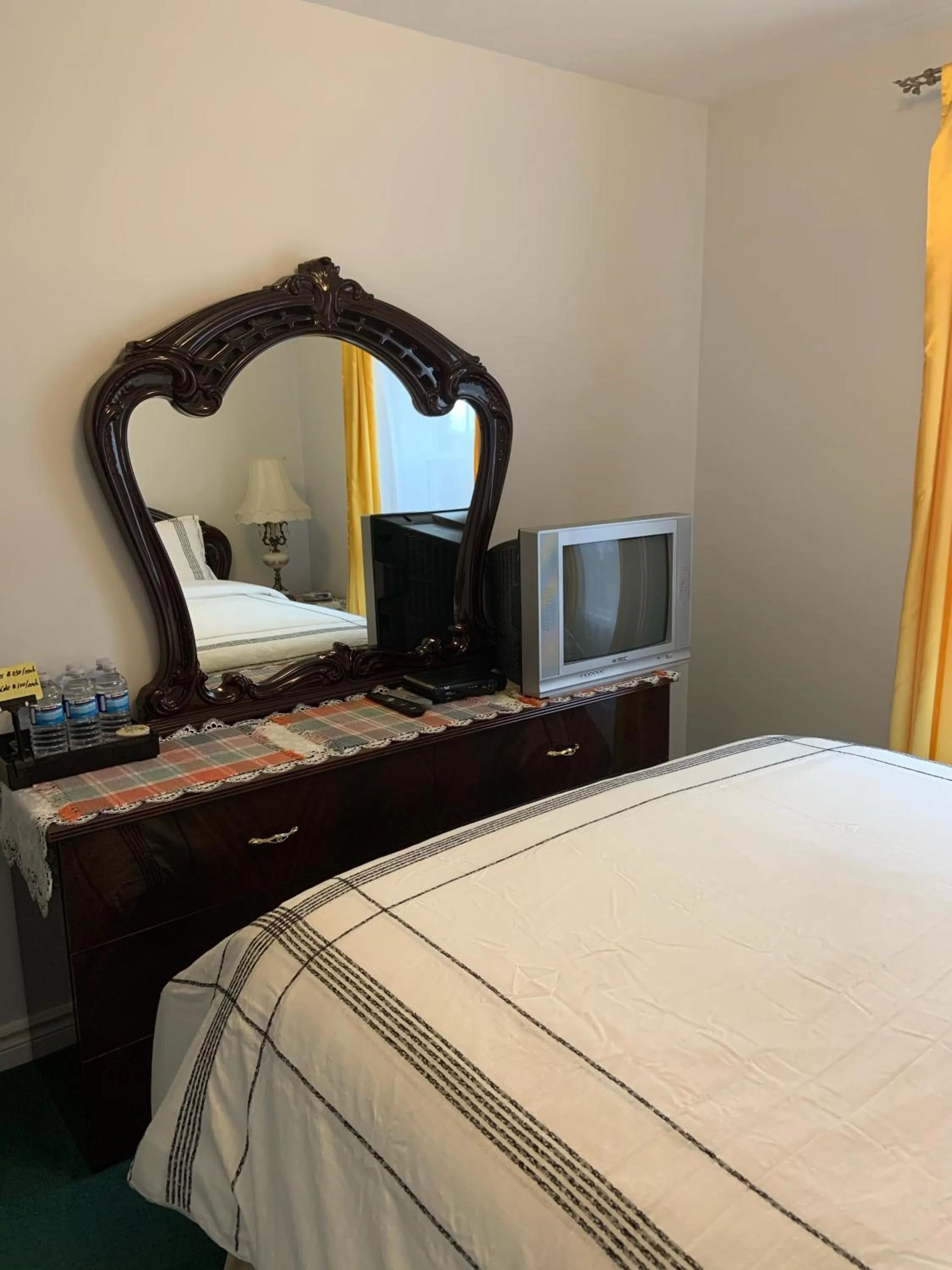 People, Bed in Susan's Villa