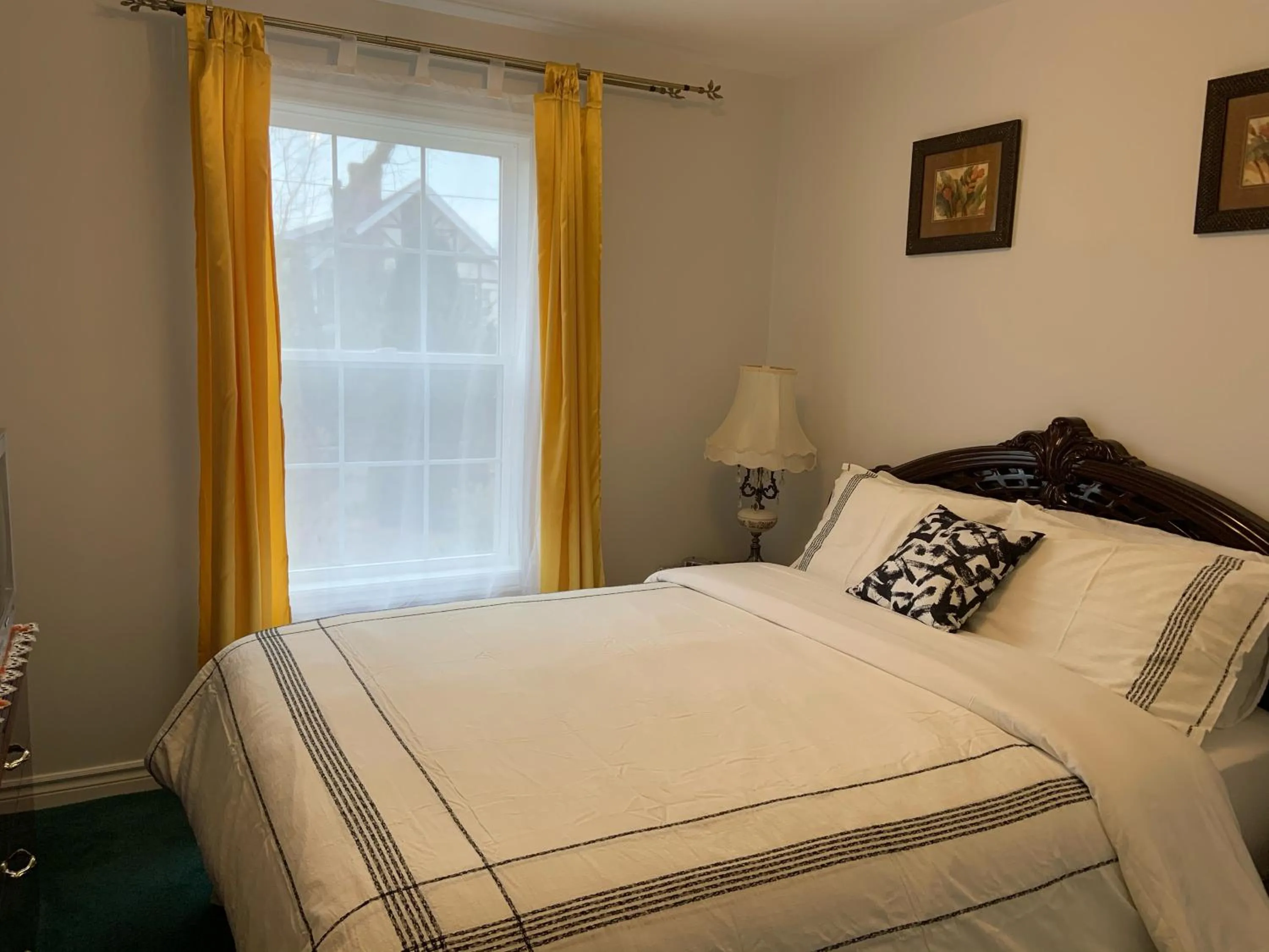 People, Bed in Susan's Villa