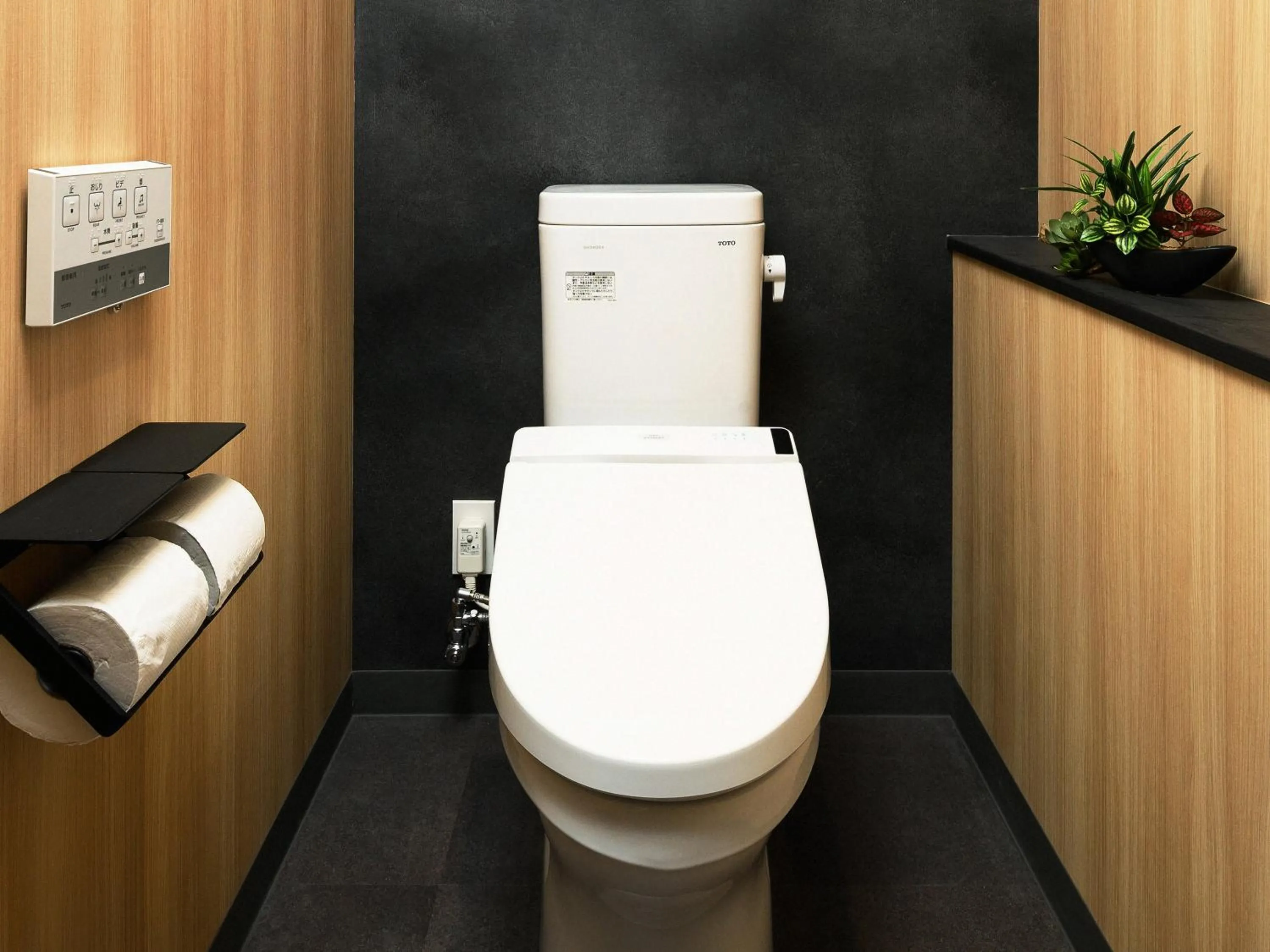 Toilet in MIMARU Tokyo Ueno North