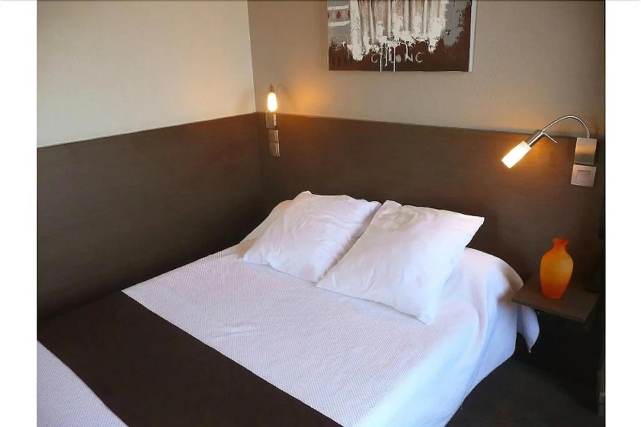 Bedroom, Bed in Hotel Victor Hugo