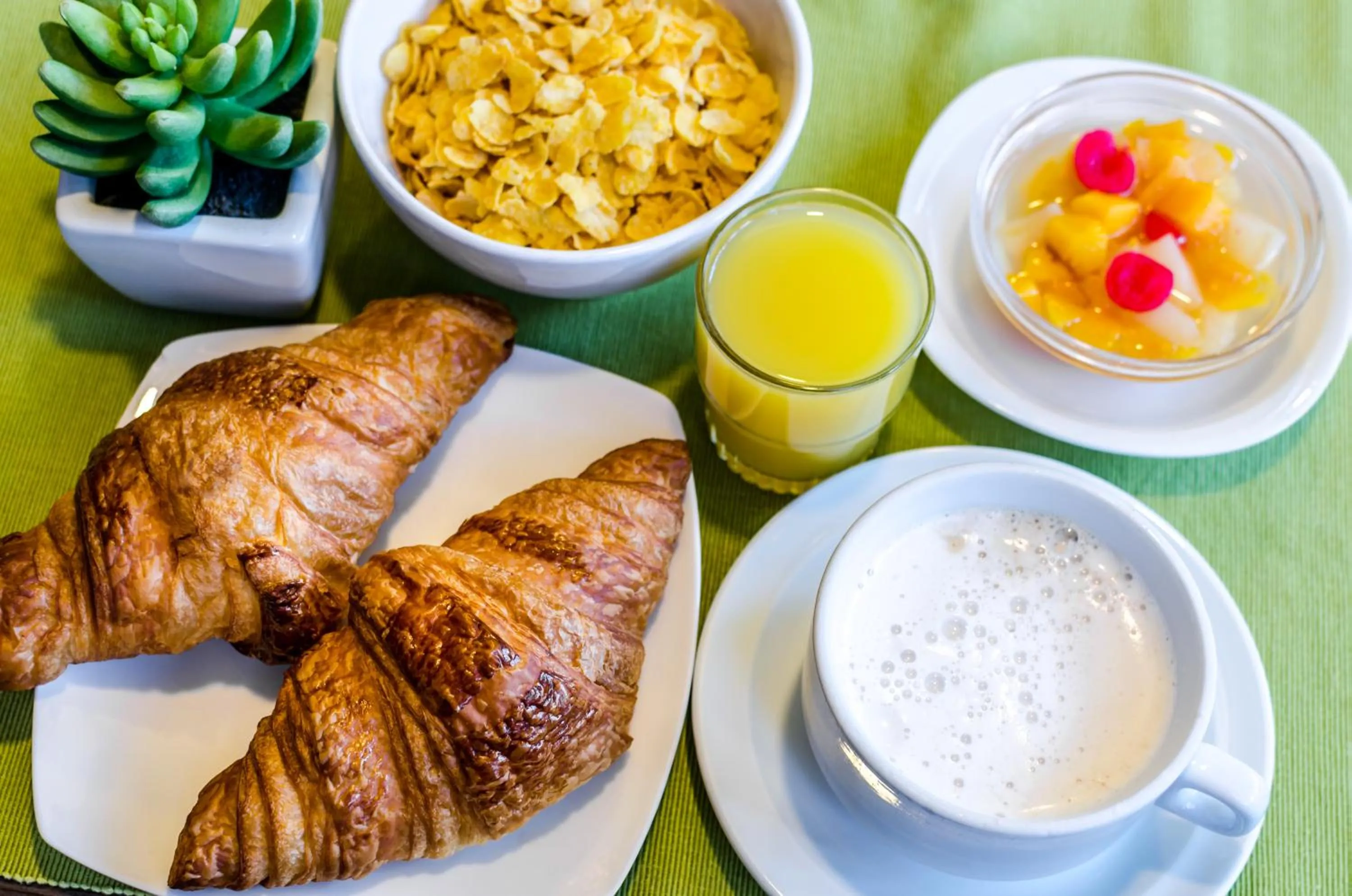 Breakfast in Hotel Victor Hugo