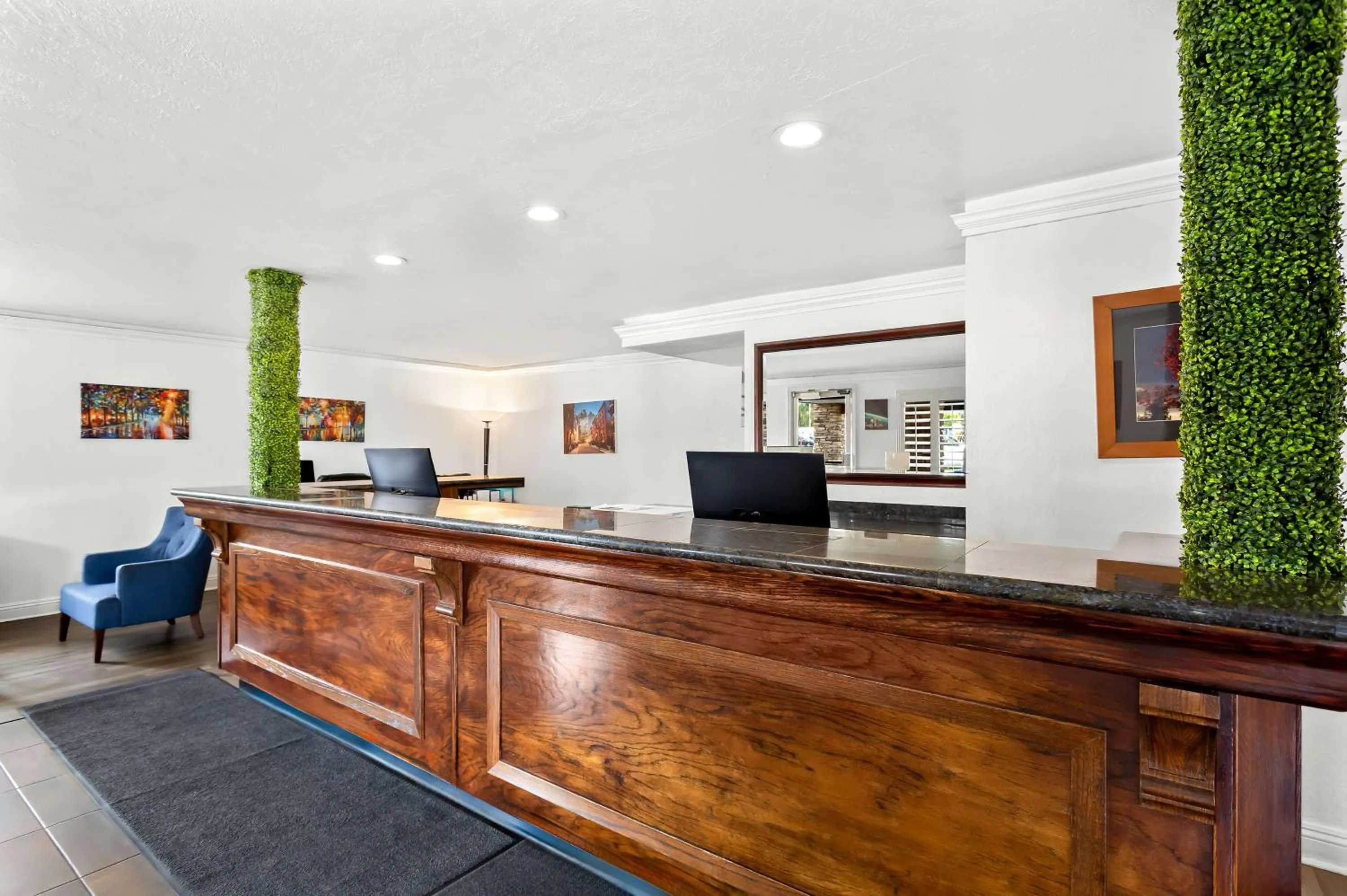 Lobby or reception in SureStay Plus Hotel by Best Western Susanville