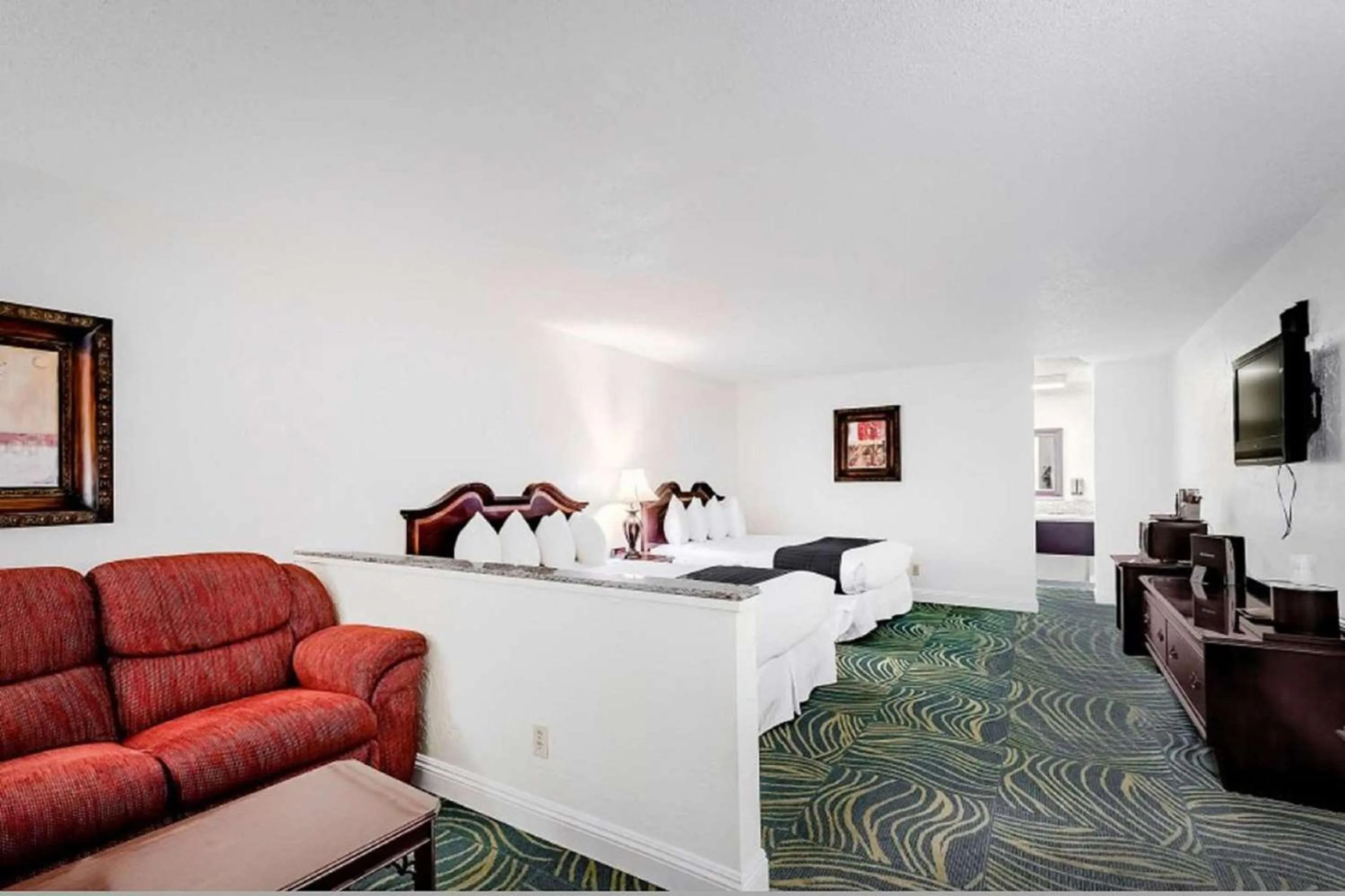 Photo of the whole room in SureStay Plus Hotel by Best Western Susanville