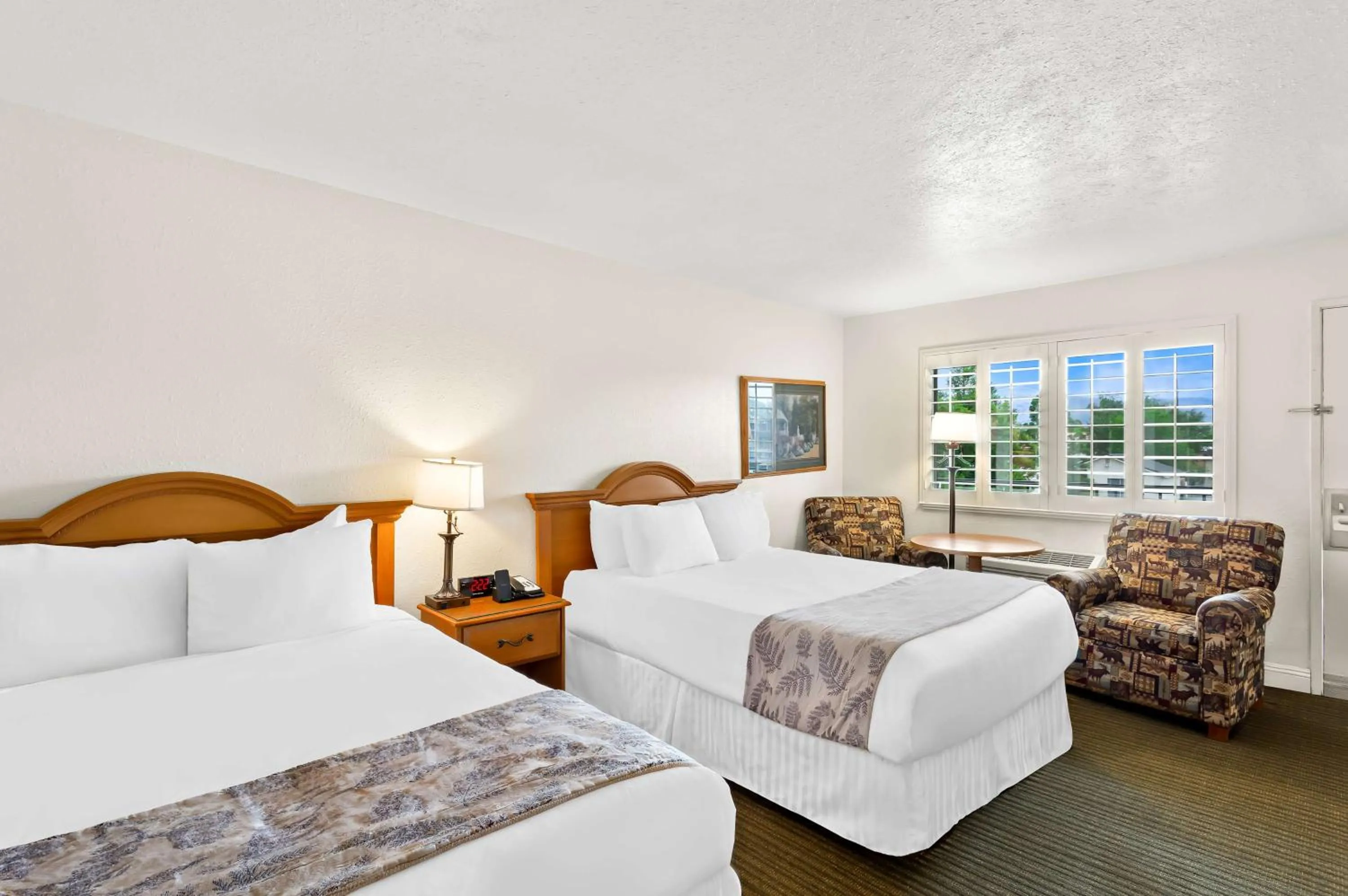 Bedroom, Bed in SureStay Plus Hotel by Best Western Susanville