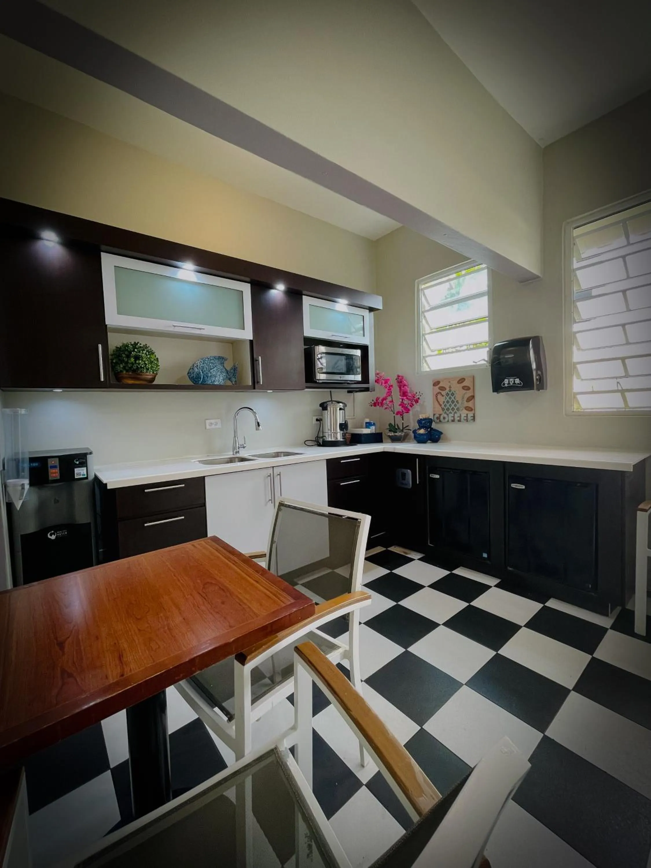 Communal kitchen in Canario Boutique Hotel