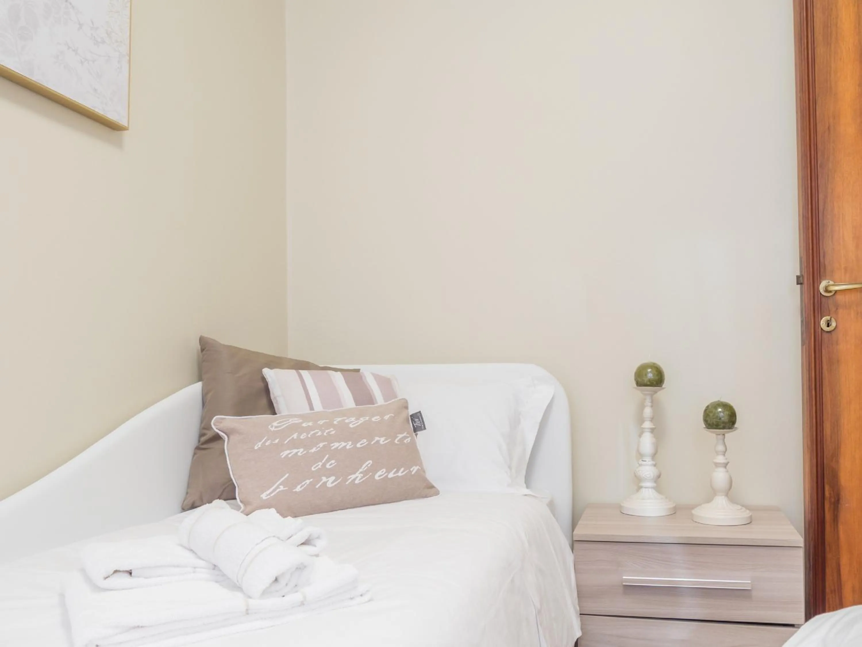 Bedroom, Bed in San Marco Square with Canal View by Wonderful Italy